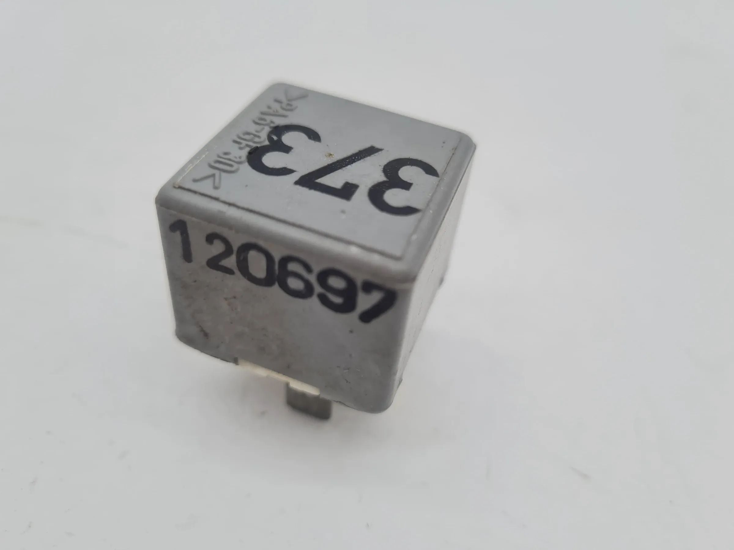Original Audi A6 (4B2/4B4) Relais Multifunktionsrelais 8D0951253A