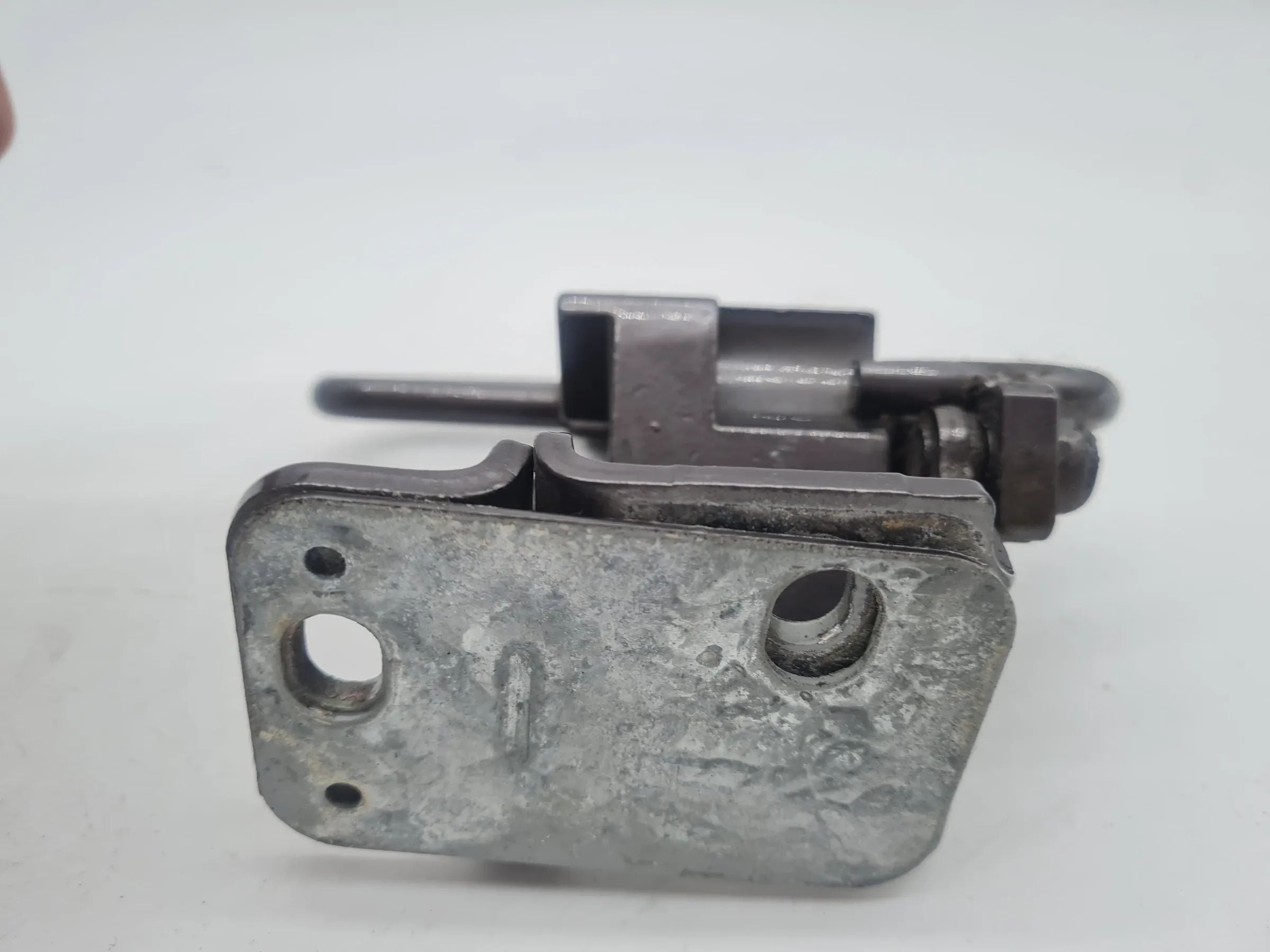 Original Audi A6 (4B2/4B4) Türscharnier Satz Set Hinten Links 4B0833411E