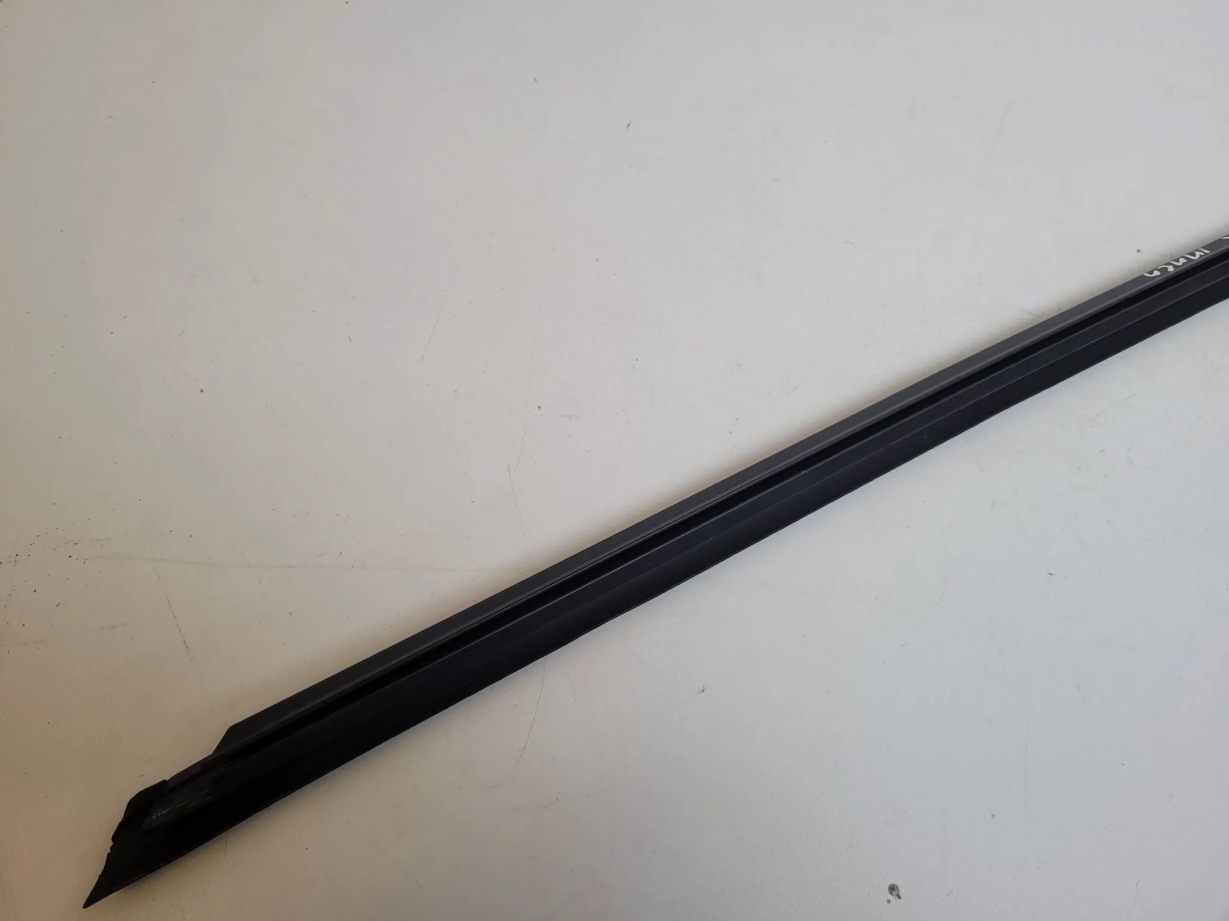 Original Audi A4 (8E/B6/B7) Tür Fenster Dichtung Leiste Rechts 8E0837480