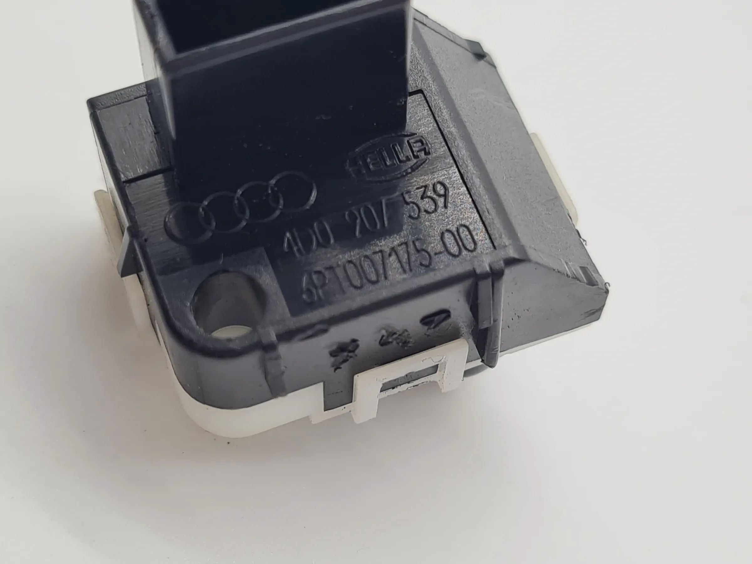 Original Audi A6 (4B2/4B4) Sonnensensor Temperaturfühler 4D0907539