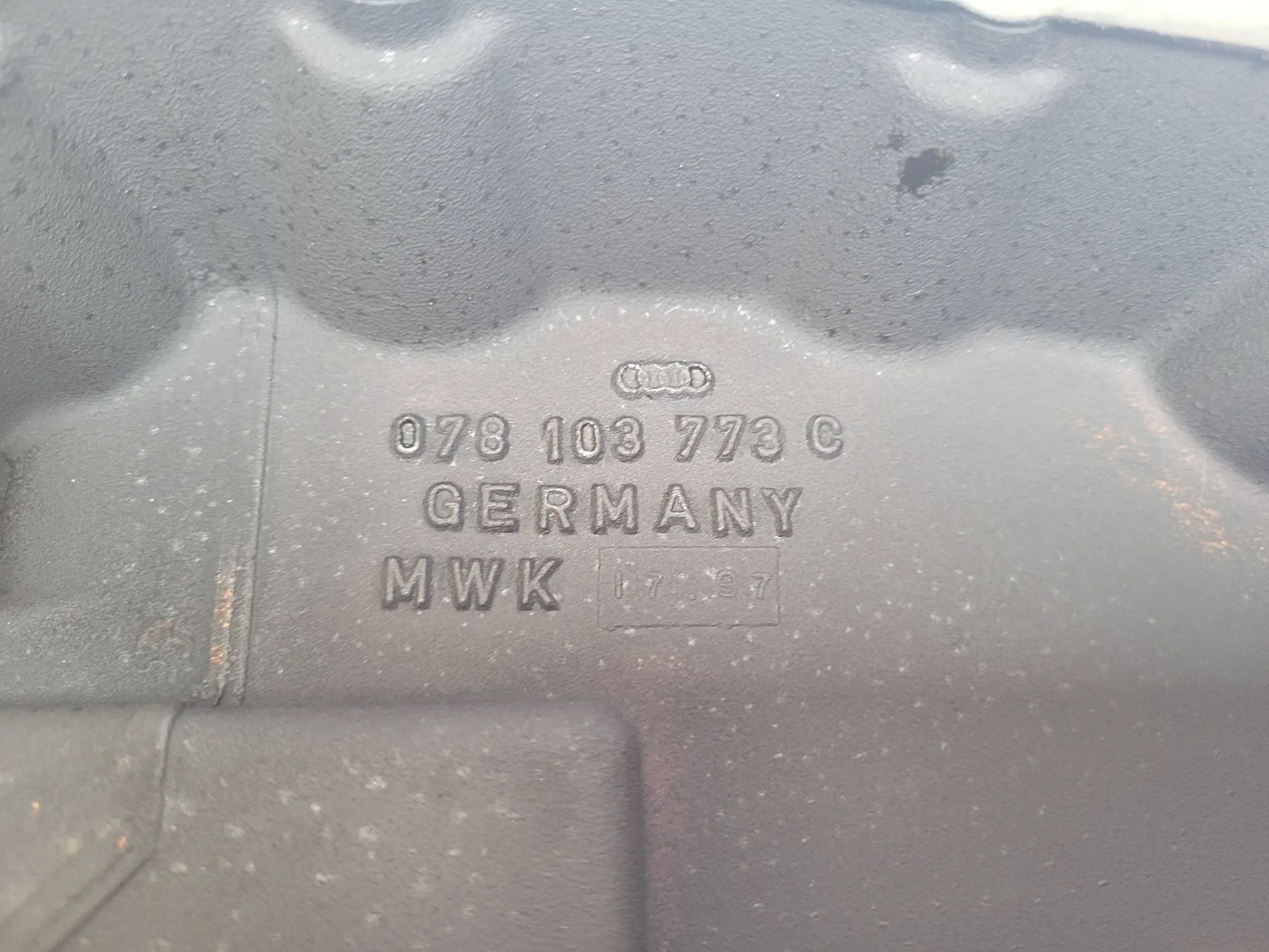 Original Audi A6 (4B2/4B4) 2.4 V6 Entlüftung Entlüftungsventil 078103773C