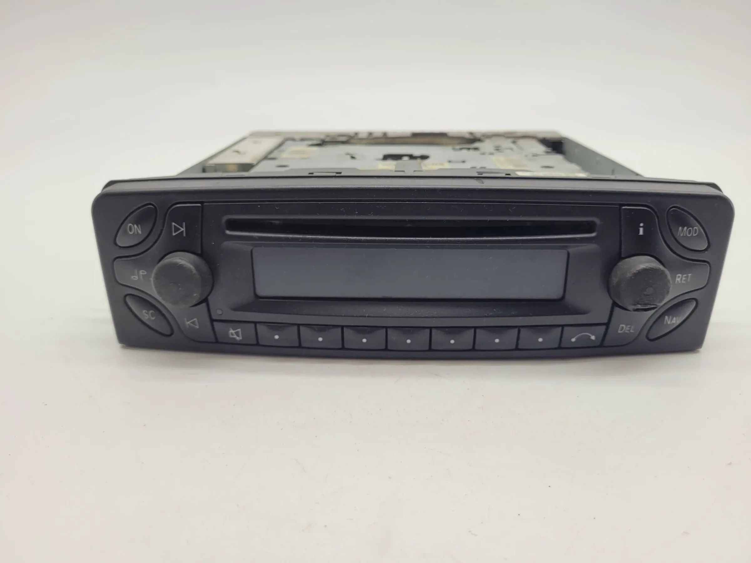 Original Mercedes-Benz C-Klasse (W203) CD-Radio Autoradio A2038204685