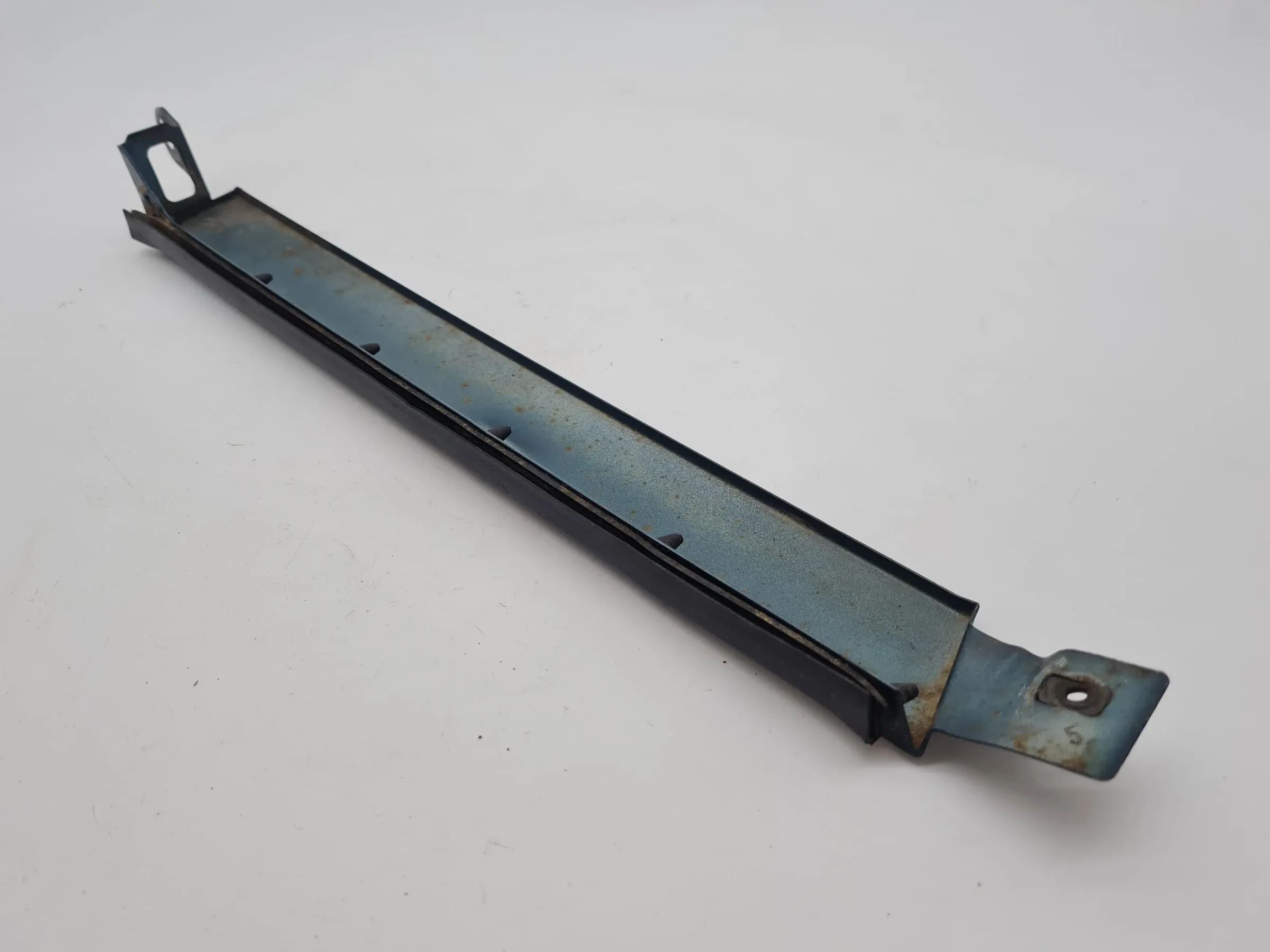 Original Mercedes-Benz E-Klasse (124) Scheinwerfer Blende Grün Links (440-1108)