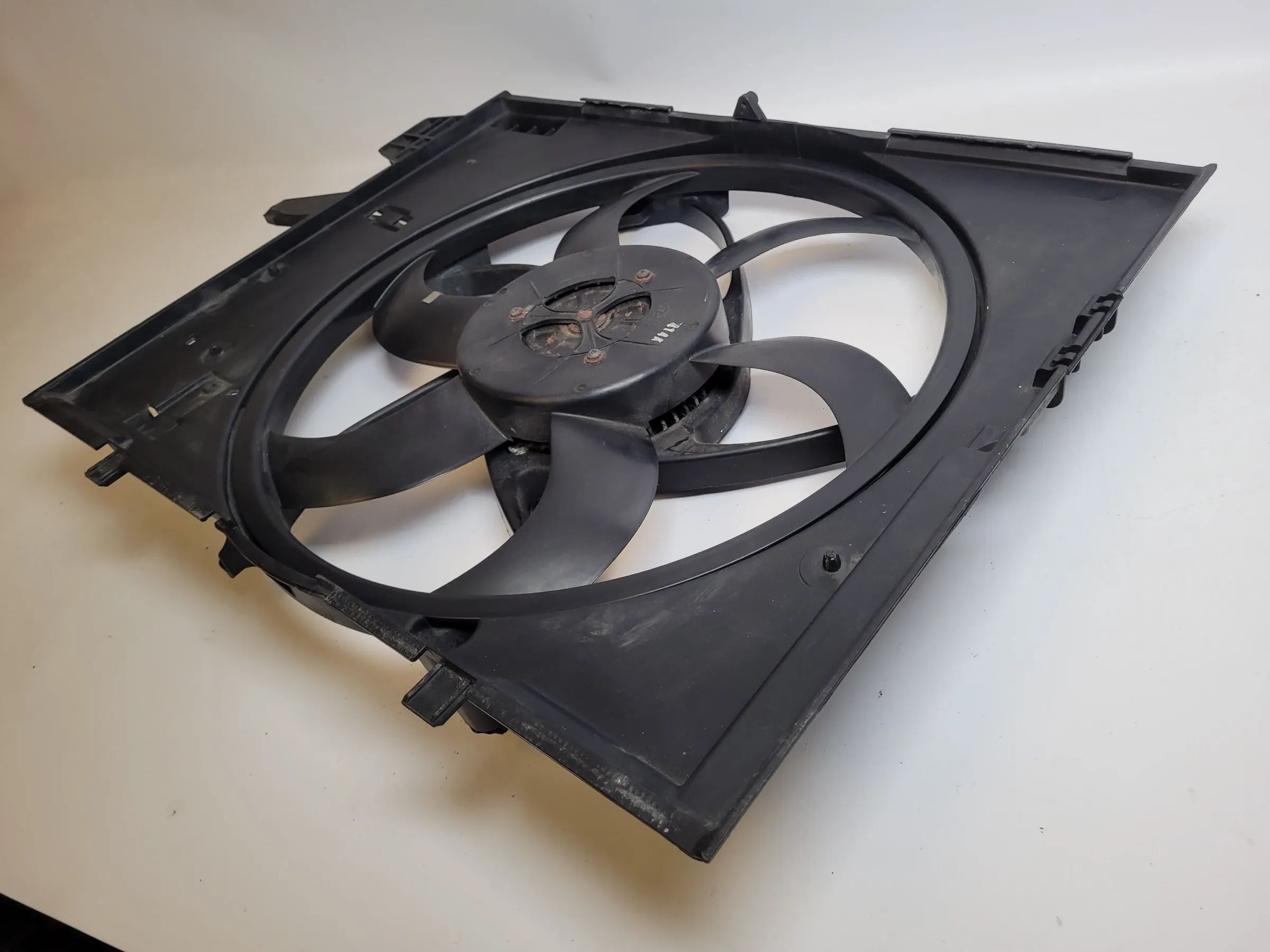 Original BMW 5er (E60/E61) Elek. Lüfter Ventilator Kühler 67.32-6931231