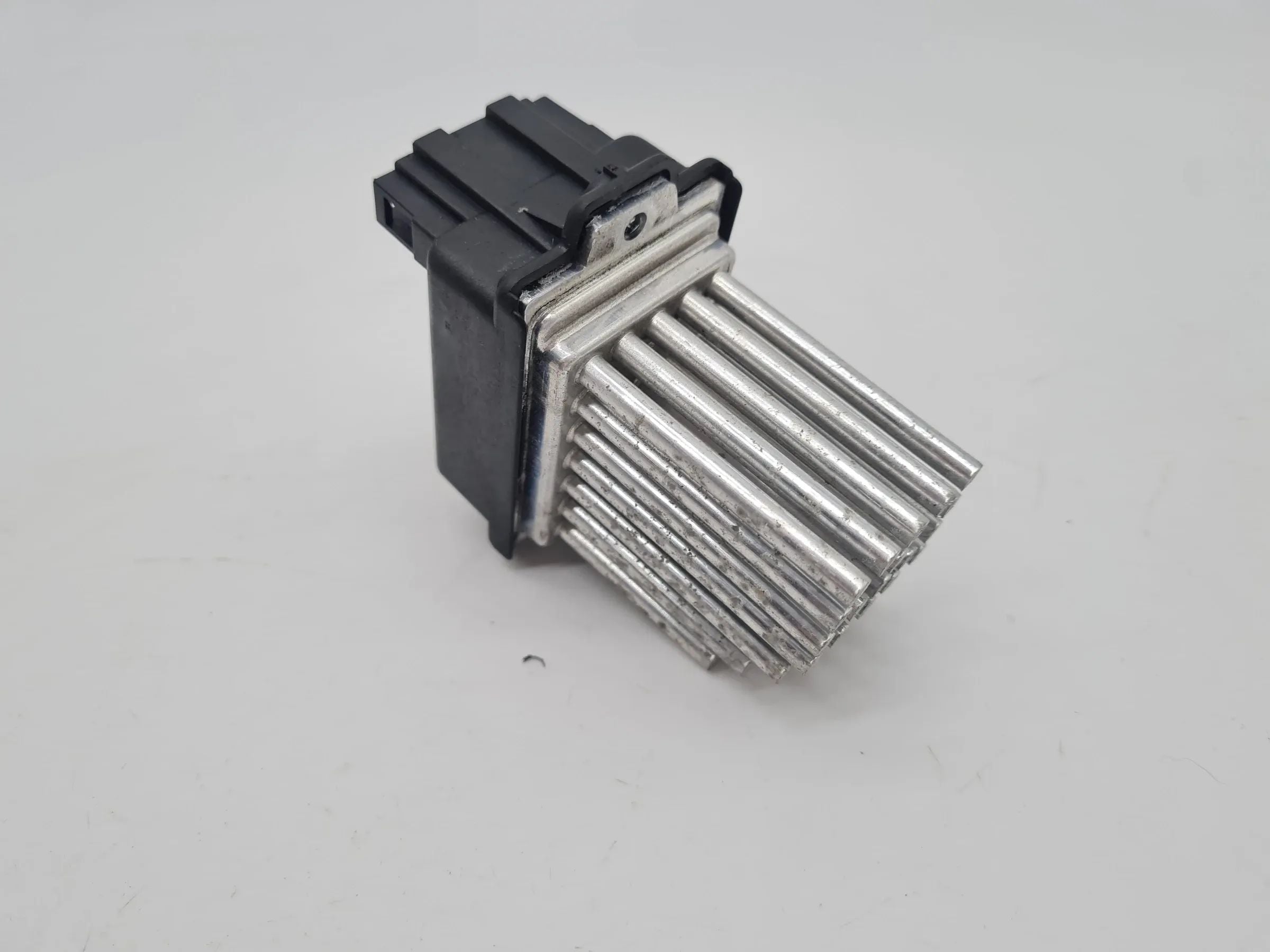Original Audi A6 (4B2/4B4) Gebläseregler Widerstand Vorwiderstand 4B0820521