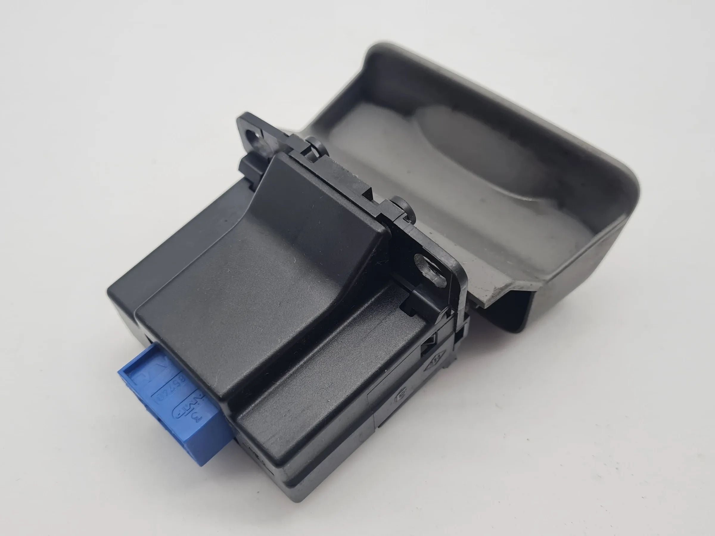 Renault Scenic II (JM0/1) Handbremse Schalter Elektrisch 8200270265