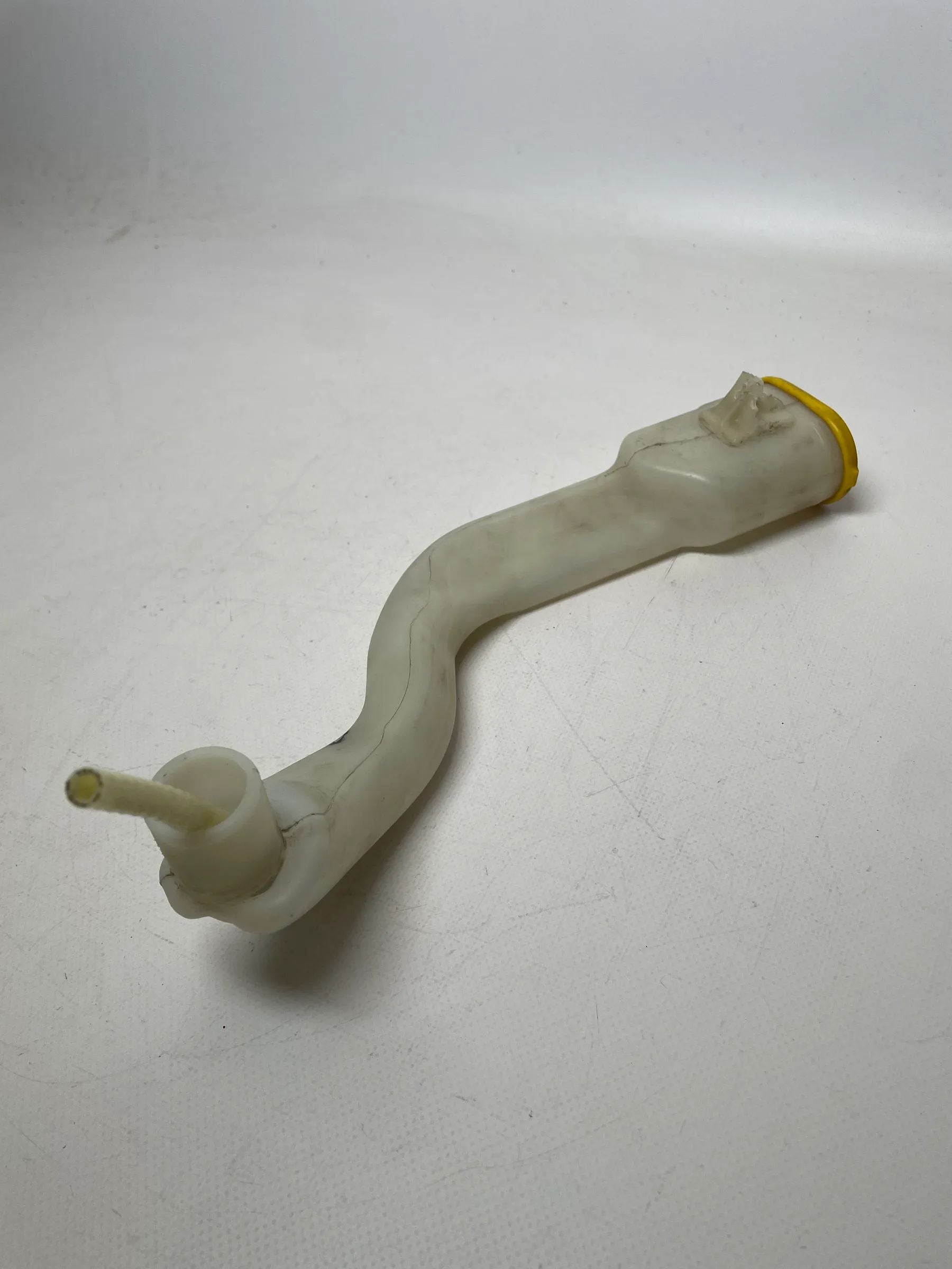 Original Mercedes-Benz C220 (W/S/CL203) Einfüllstutzen 2038690017