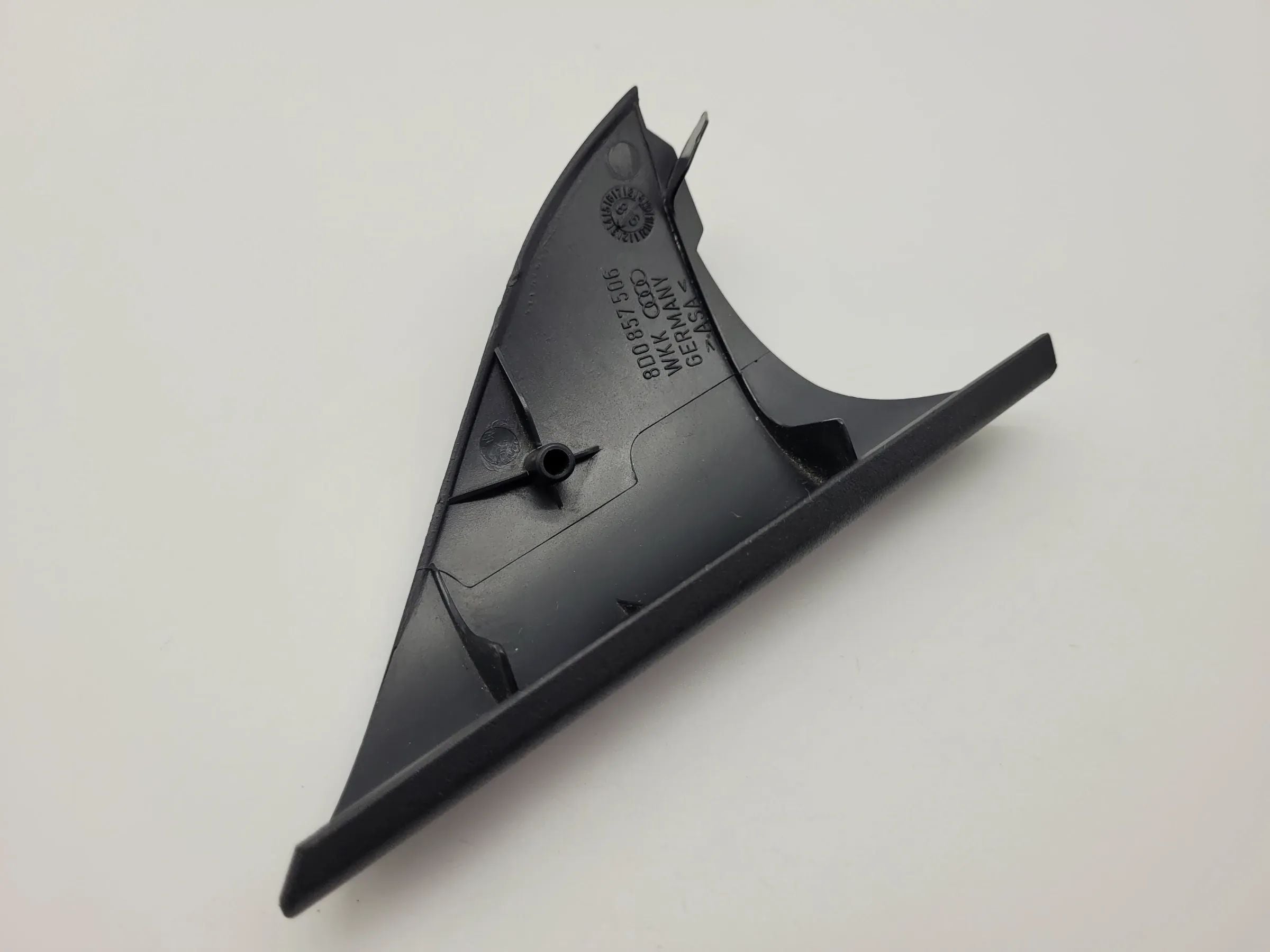 Original Audi A4 (8D) Abdeckung Spiegeldreieck 8D0857506