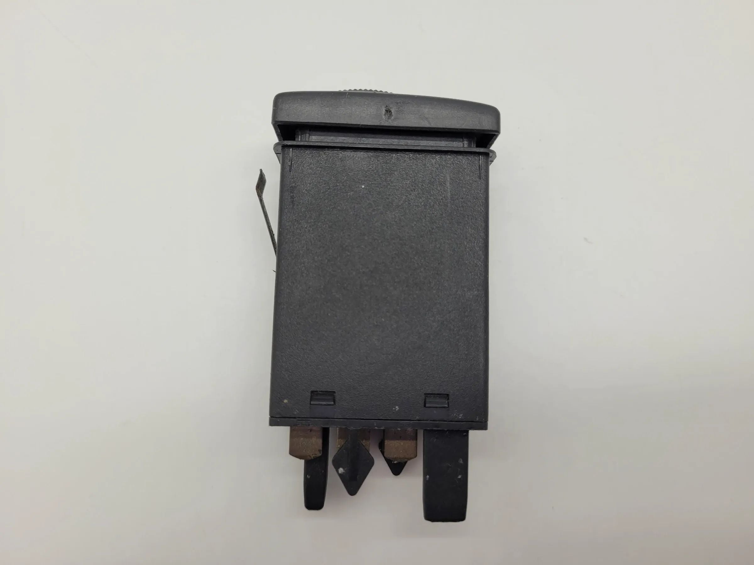 Original AUDI A4 (8D2/B5) Warnblinkschalter 8D0941509D