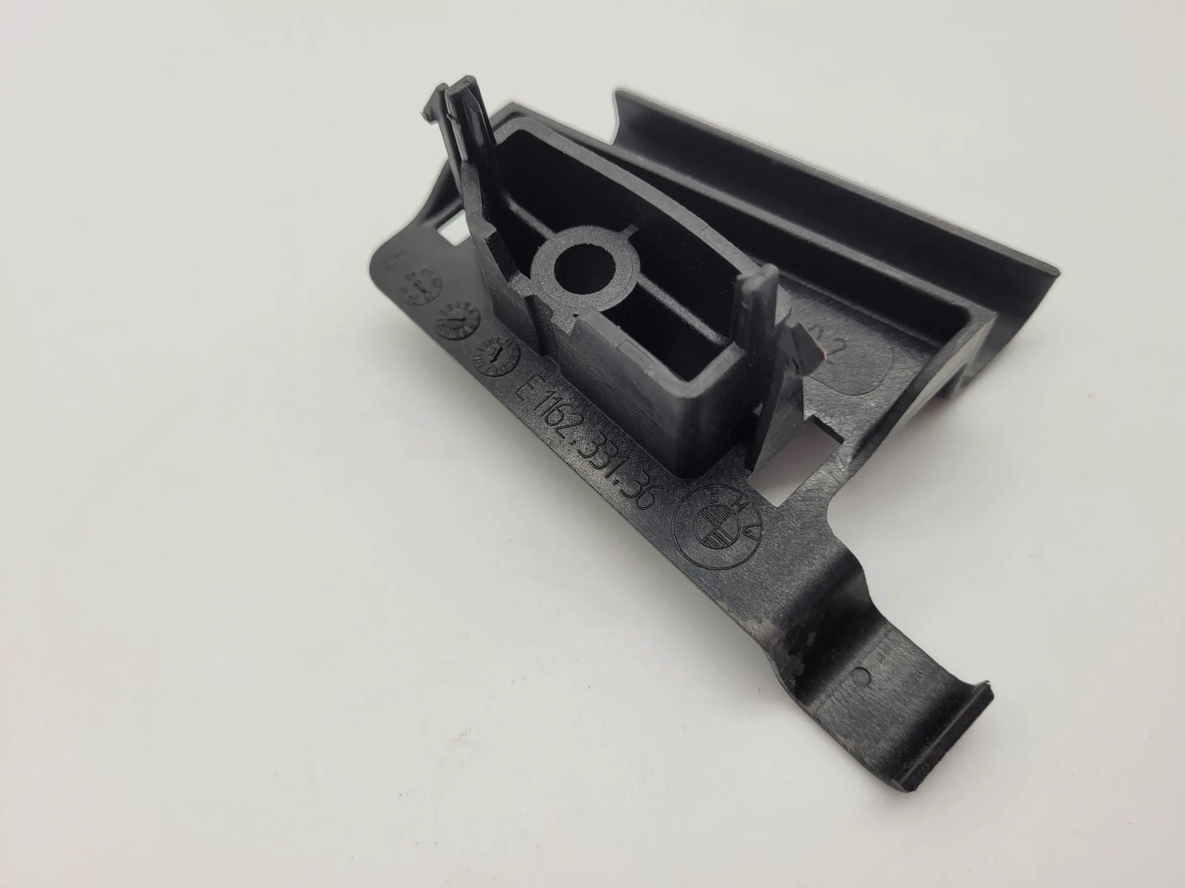 BMW 3er (E90/E91) Halter Halterung Techts 51167130690