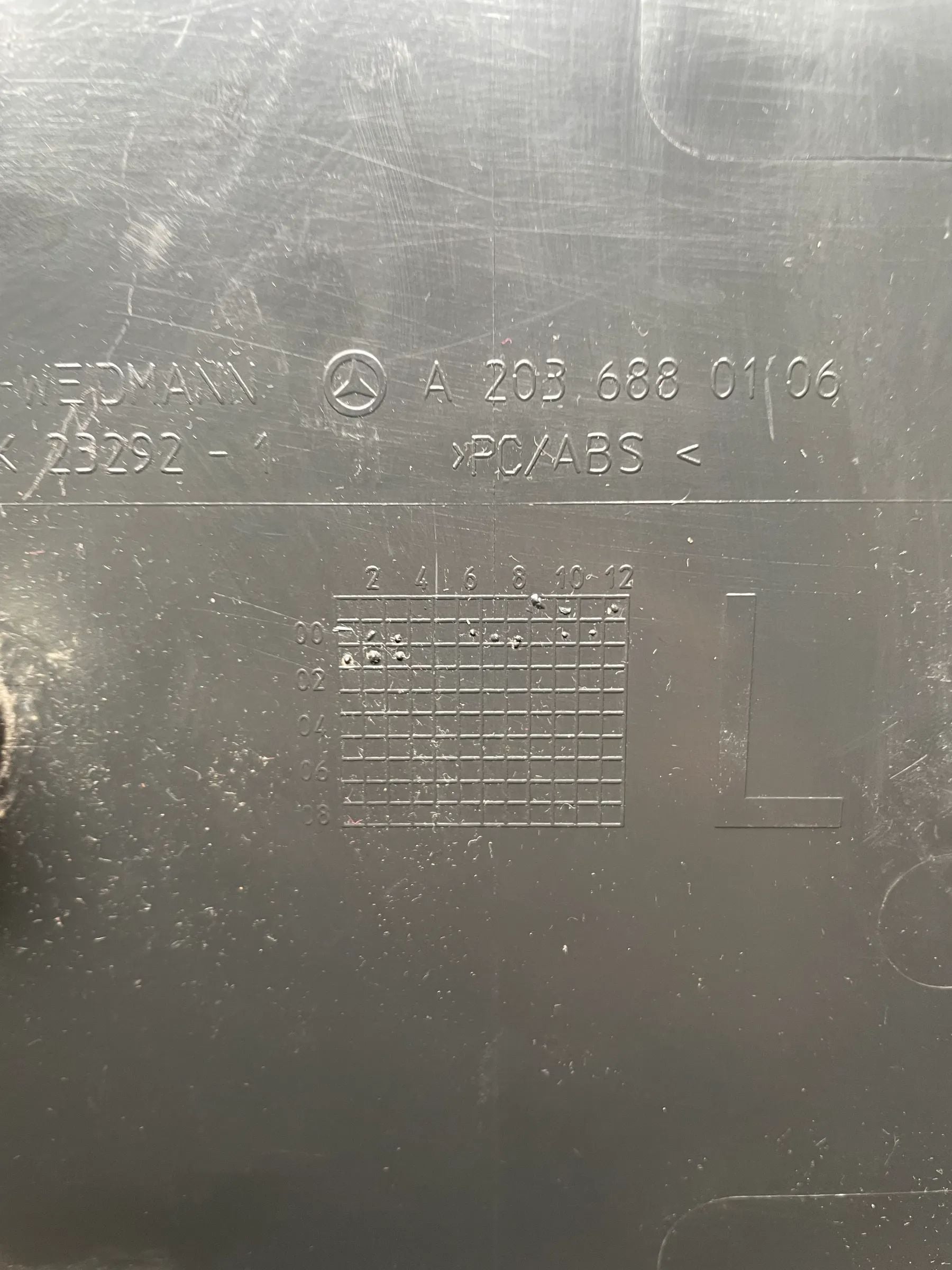 Original Mercedes C-Klasse (W203) Verkleidung ASäule Unten Links a2036880106