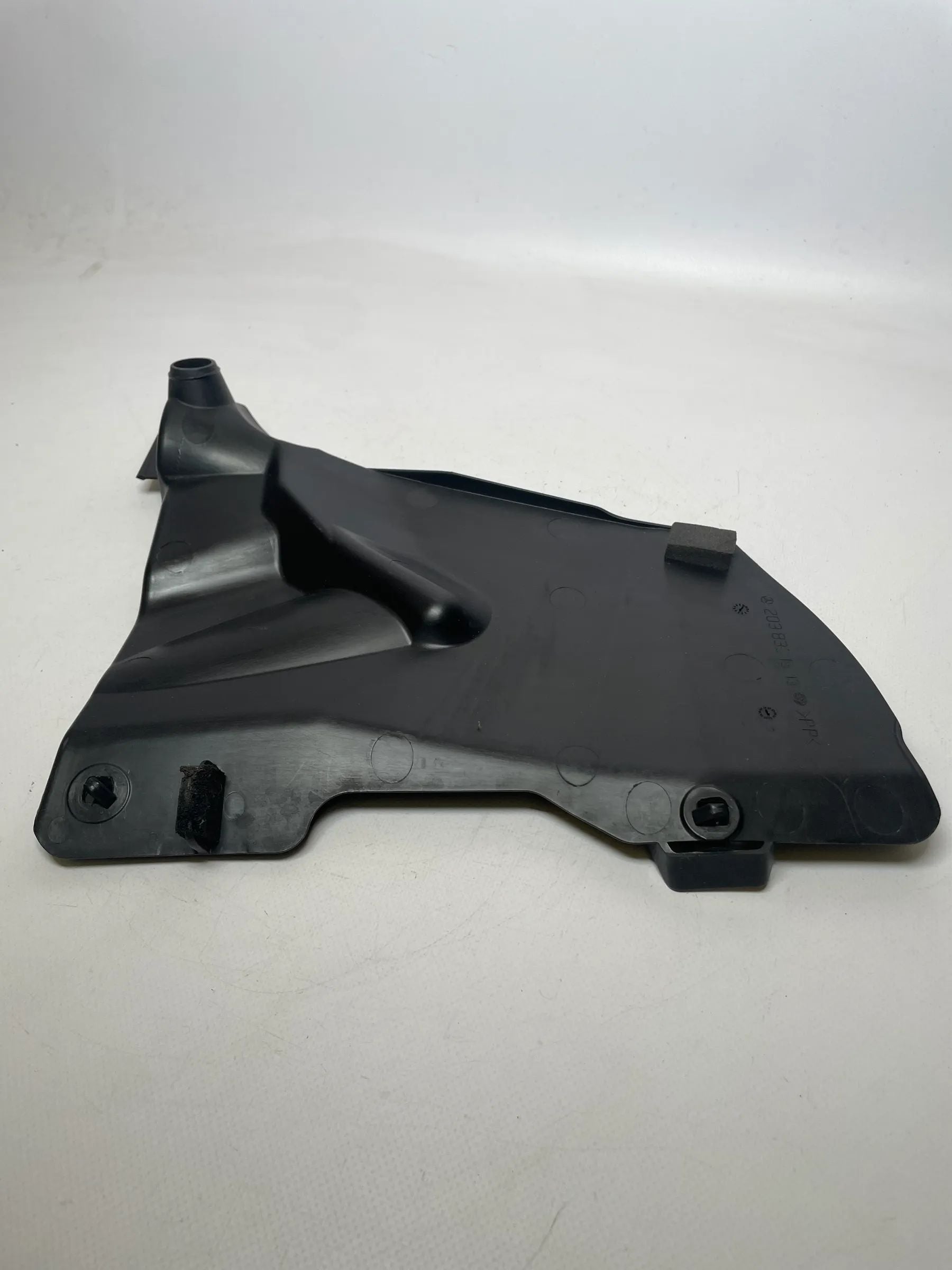 Original Mercedes C-Klasse W203 Verkleidung Luftkanal 2038301513