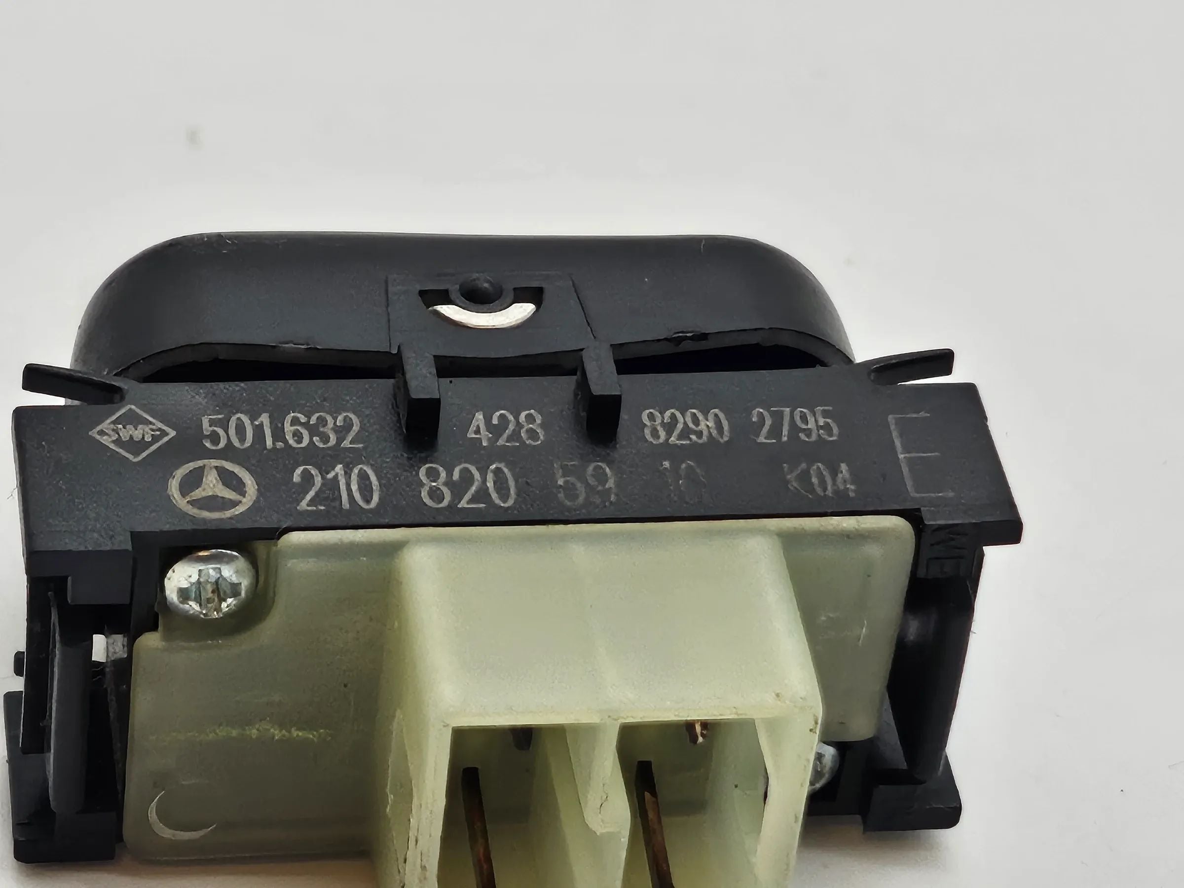 Mercedes Benz SLK R170 CLK W208 W210 Interruttore Allarme Alarm off 2108205910