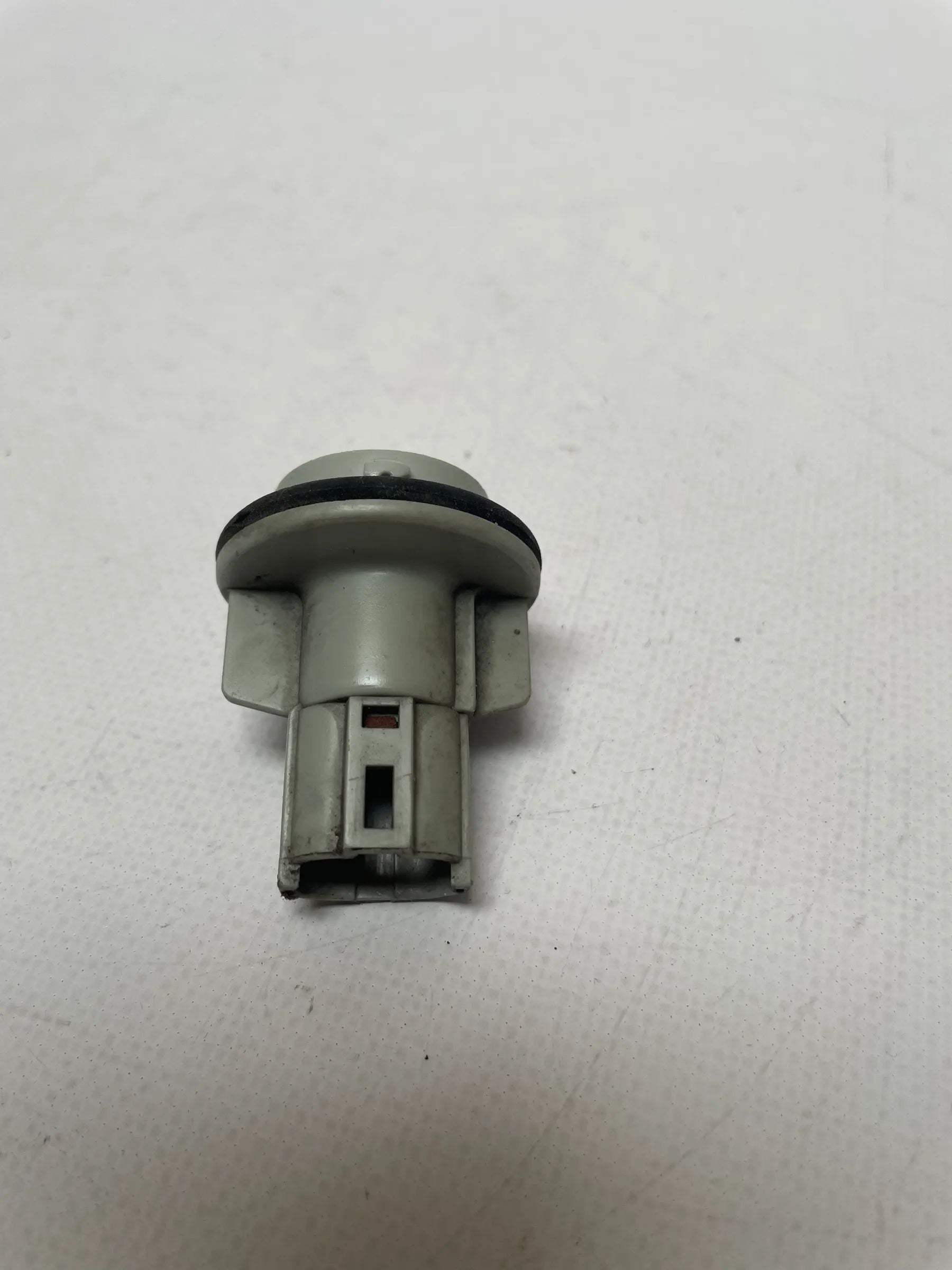 Original Hyundai Lantra II 2 (J-2) Lampenträger Rechts Vorne 92302-285