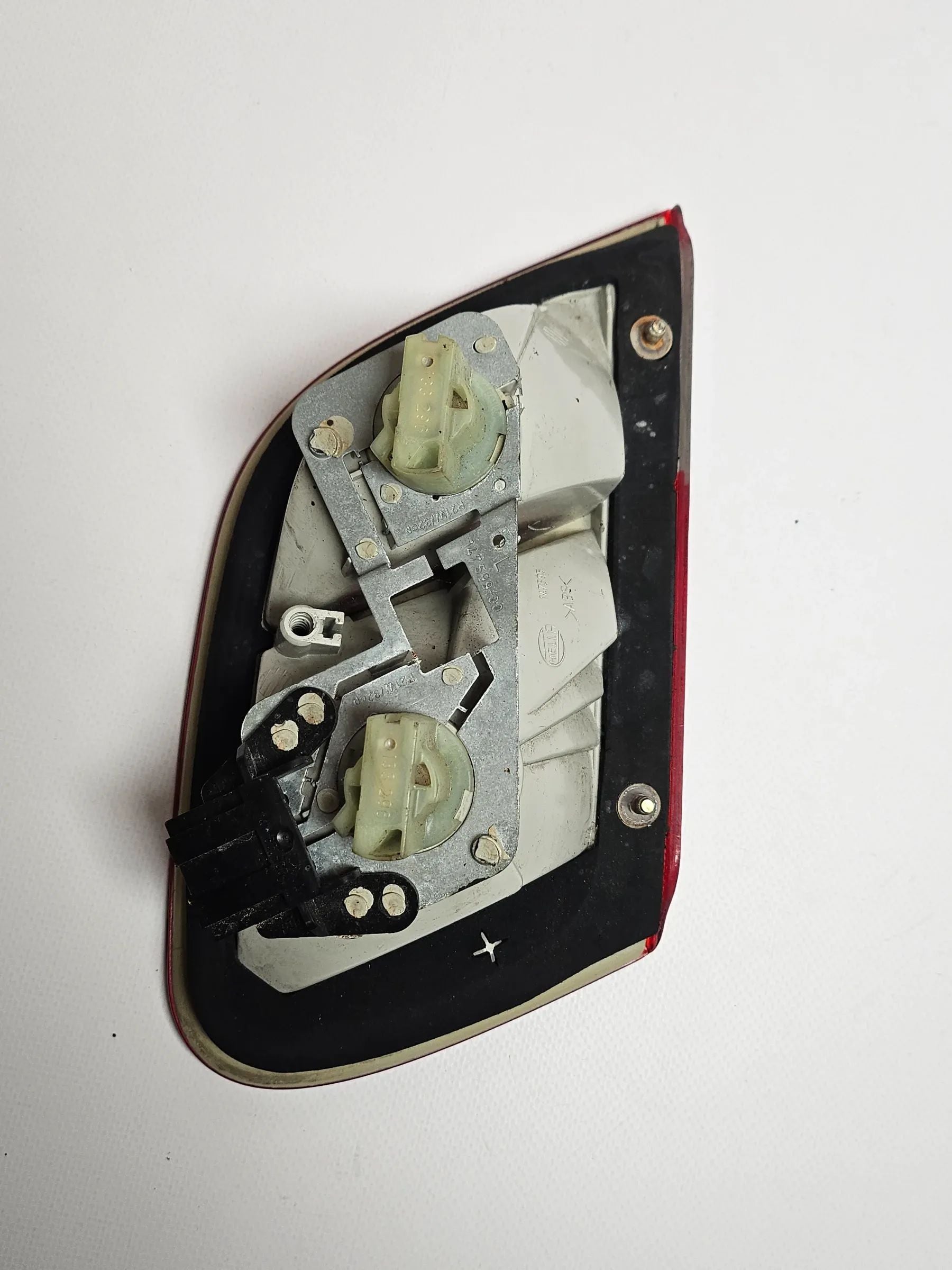 ORYGINALNA LAMPA TYLNA WEWNĘTRZNA LEWA MERCEDES BENZ CLK (C208) 320 2088200564