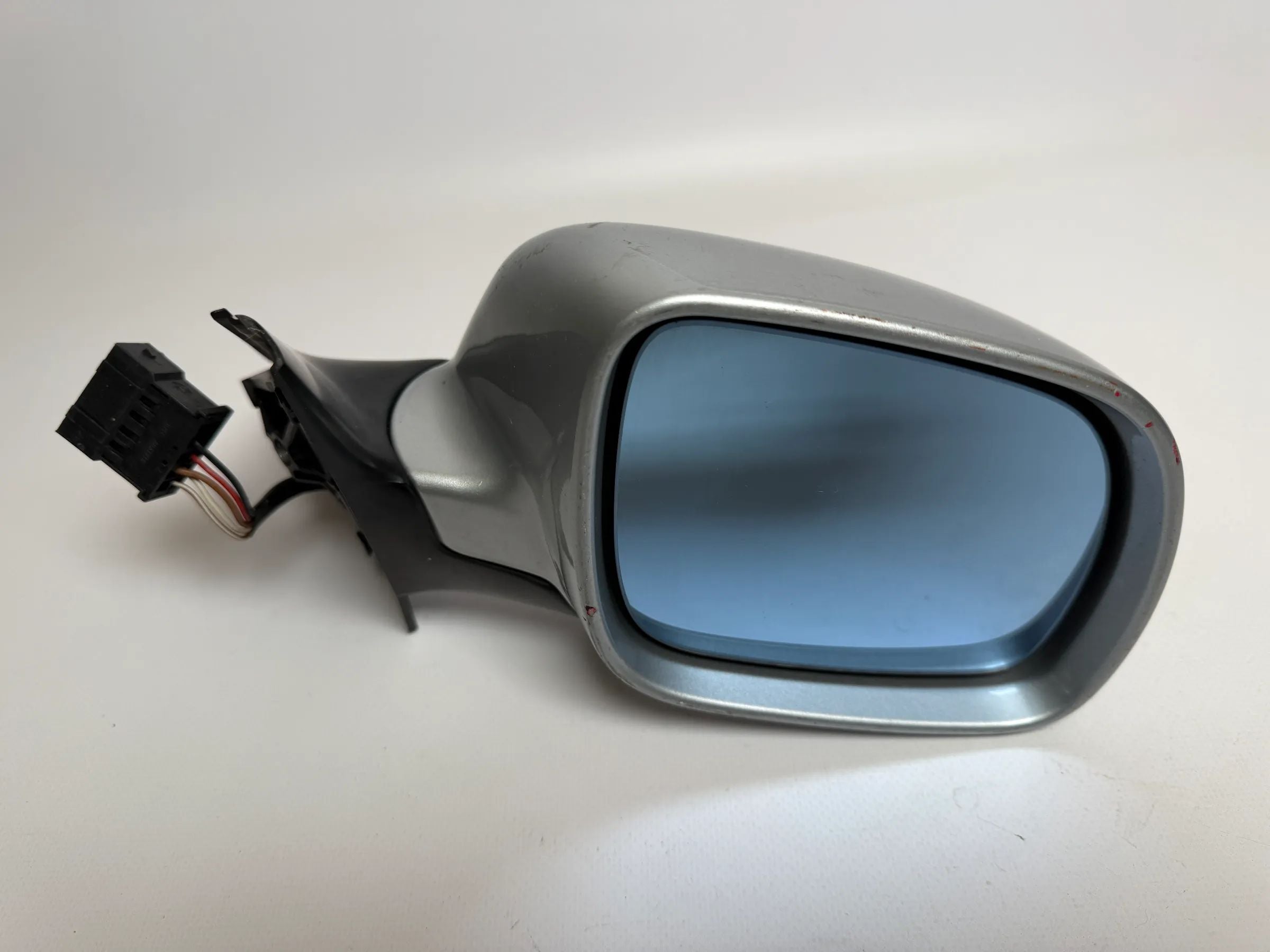 Specchietto retrovisore esterno originale Audi A6 (4B2/4B4) elettrico destro argento 012319