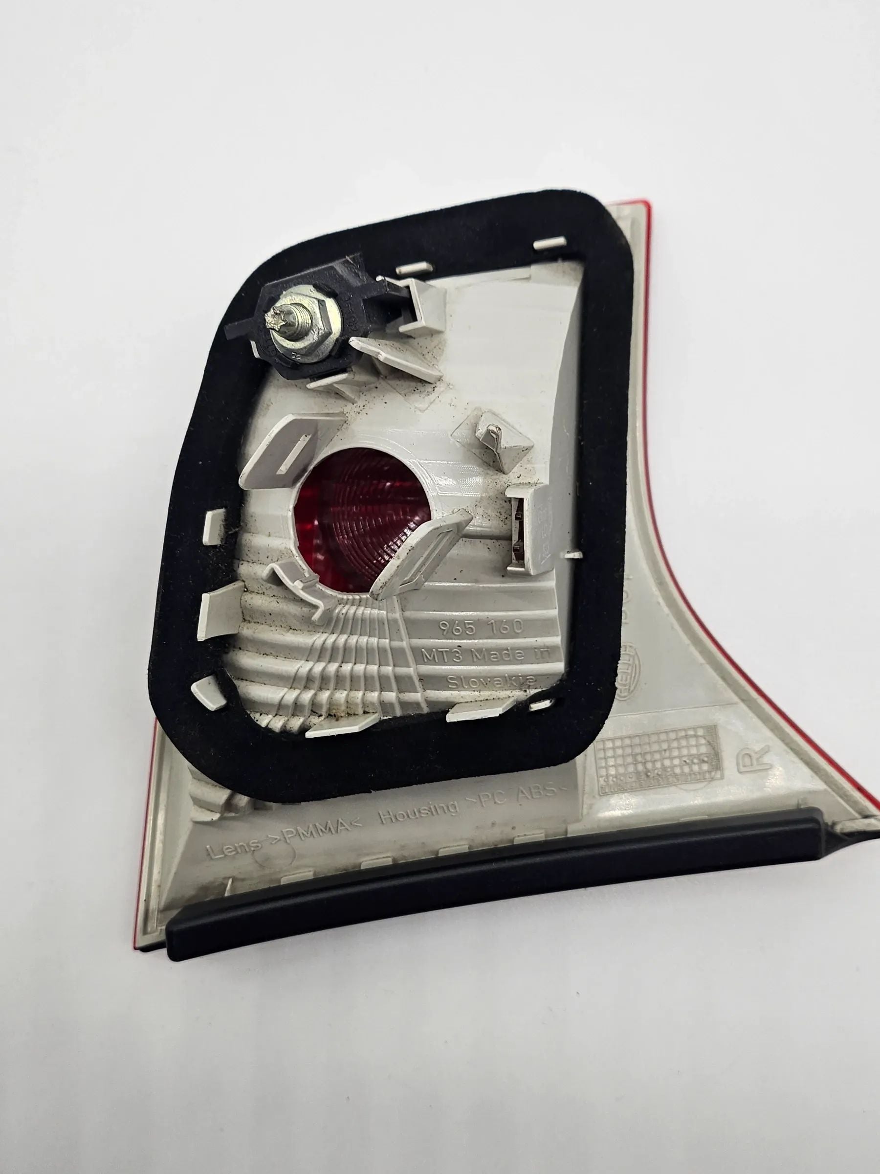 Oryginalna tylna lampa prawa wewnętrzna Audi A4 8E B7 Limo 8E5945094
