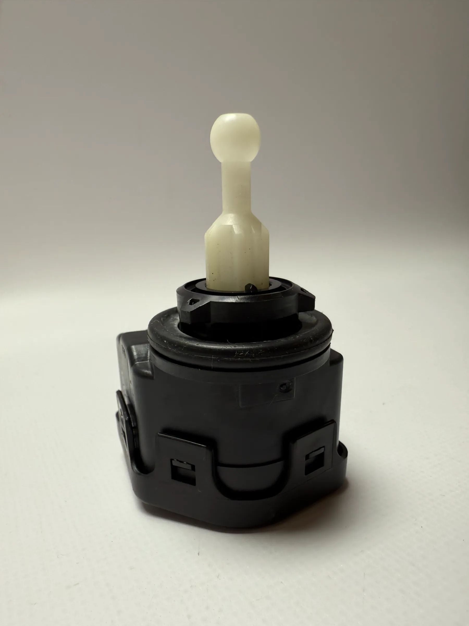 Оригинальная регулировка уровня света фар VW AUDI SEAT и др. LWR галоген HELLA 1J0941295C