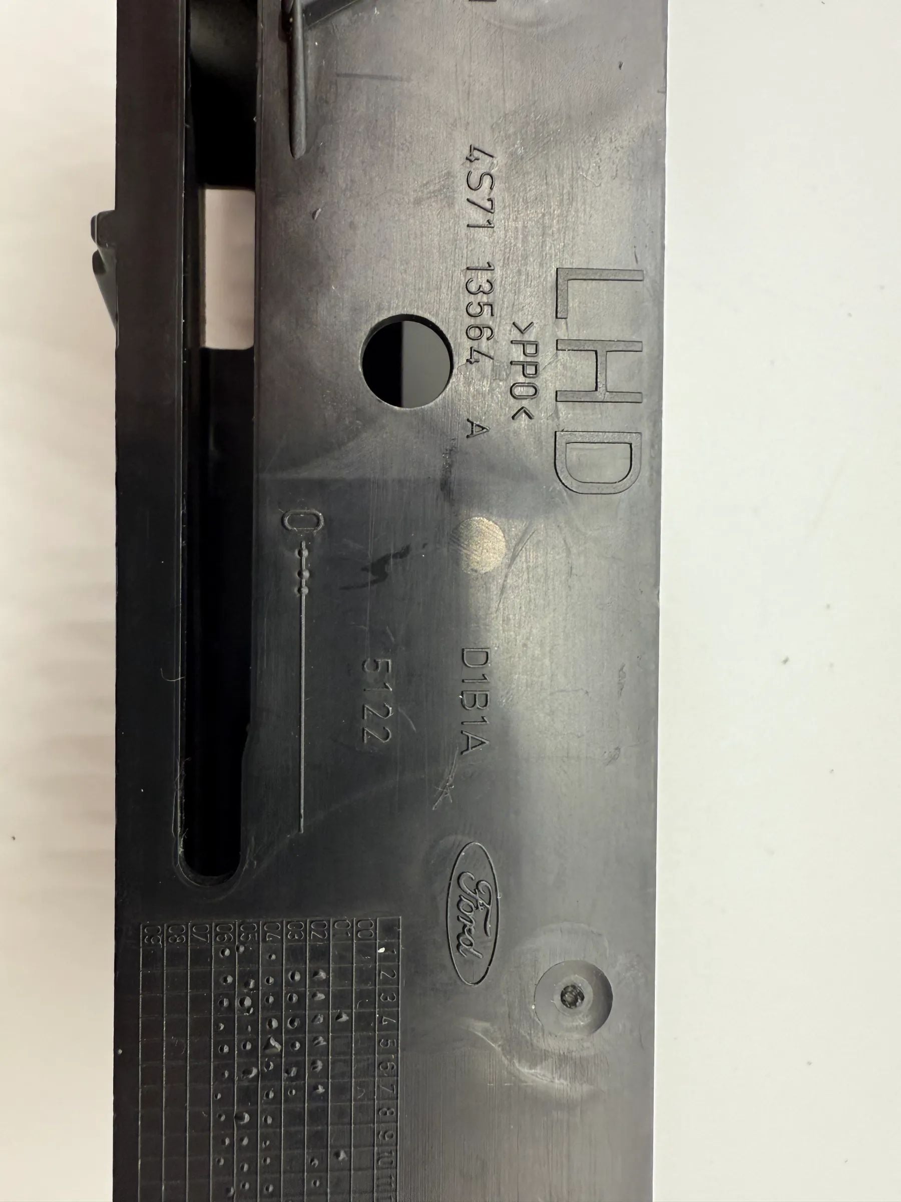 Original Ford Mondeo 3 III, cup holder, drink holder, cup holder 4S7113564A 