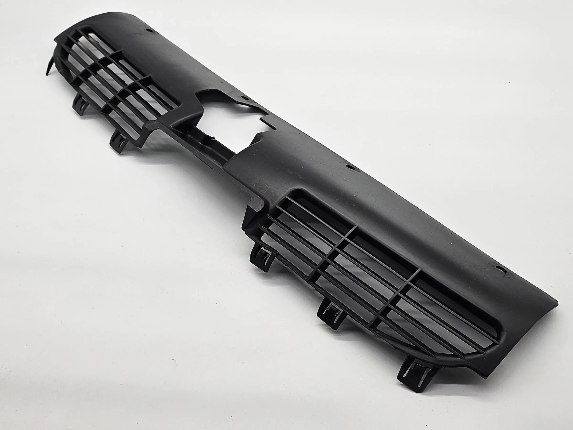 Оригинальная решетка радиатора Peugeot 206CC передняя 96495663XT