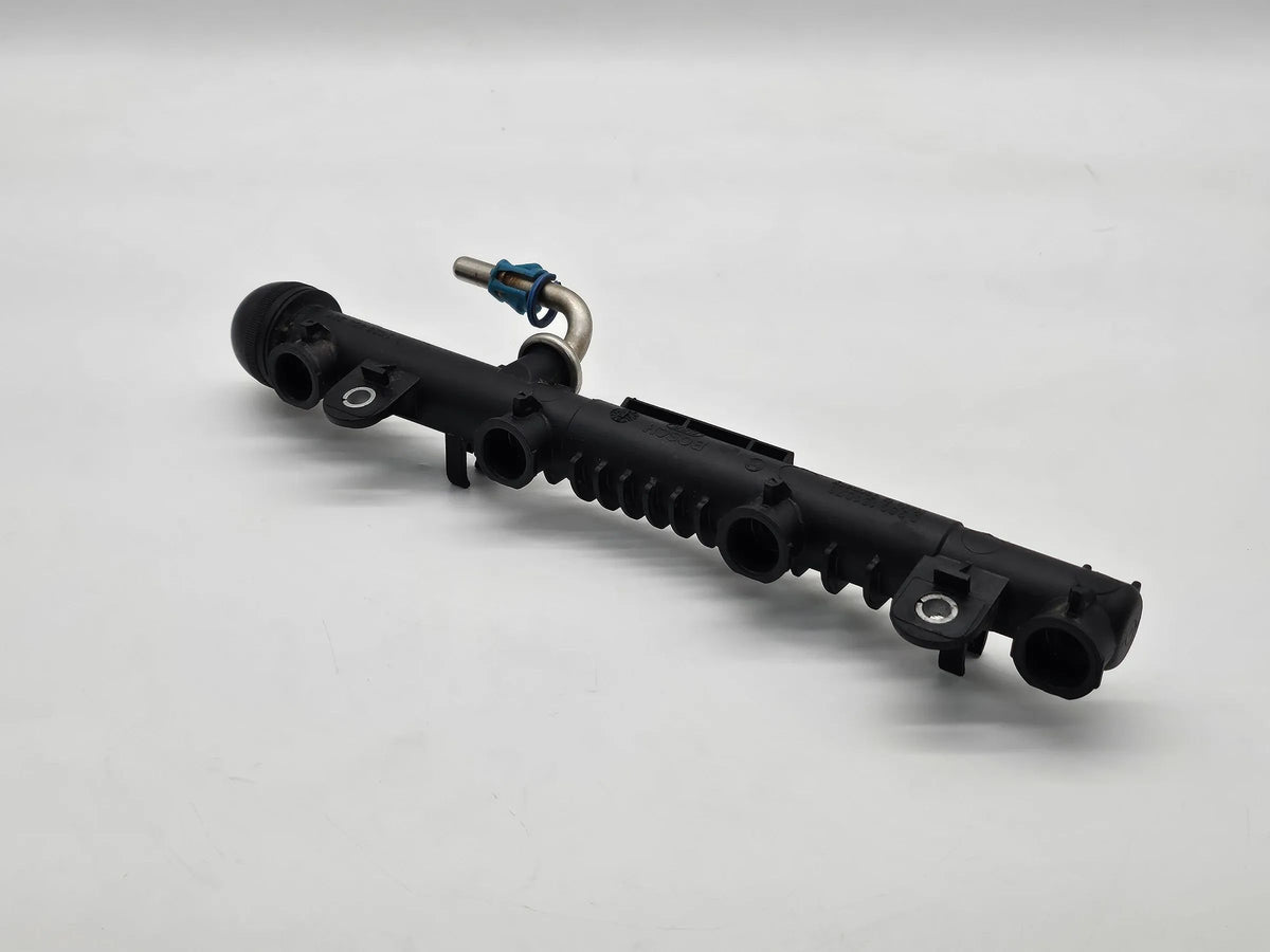 Orig. Opel Corsa C 1.2 Einspritzleitung Einspritzleiste  Düsenstock 0280151076