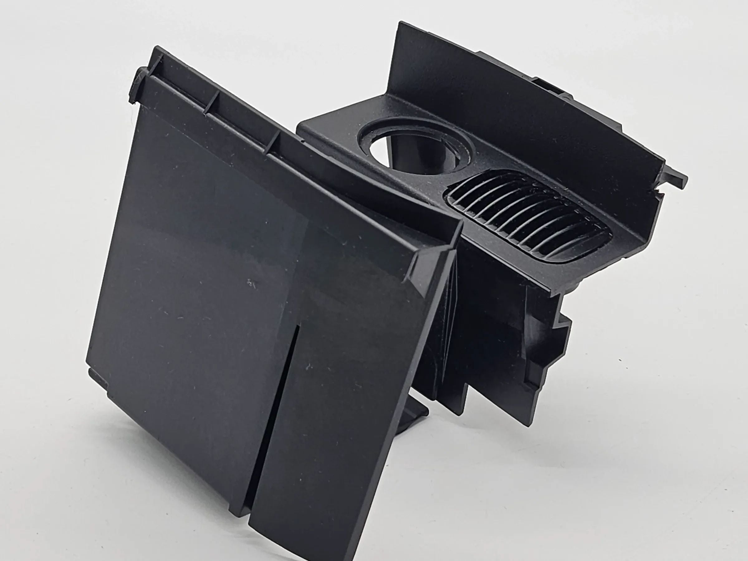 Оригинальная крышка розетки подлокотника Mercedes CL 203 2036801650