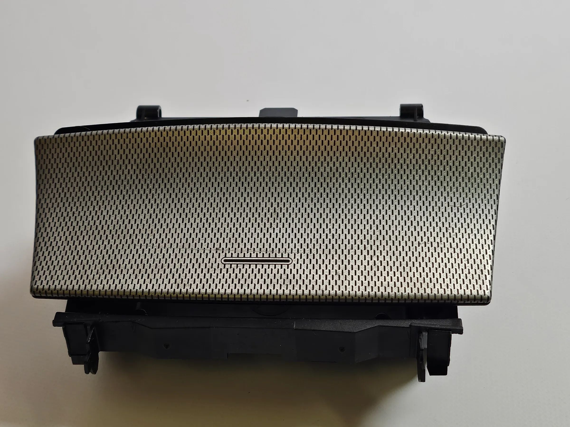 Mercedes Benz C Klasse W203 ASCHENBECHER Ablagefach Mittelkonsole A2036800852