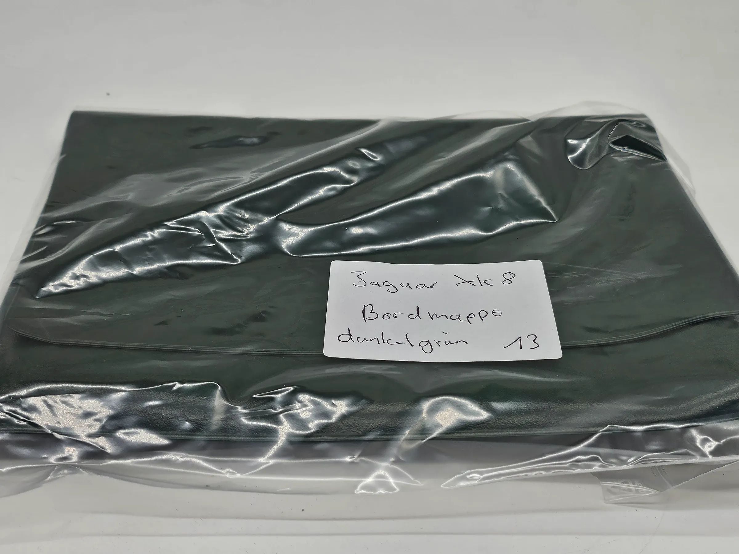 Original Jaguar XK8 Bordmappe leder dunkel grün