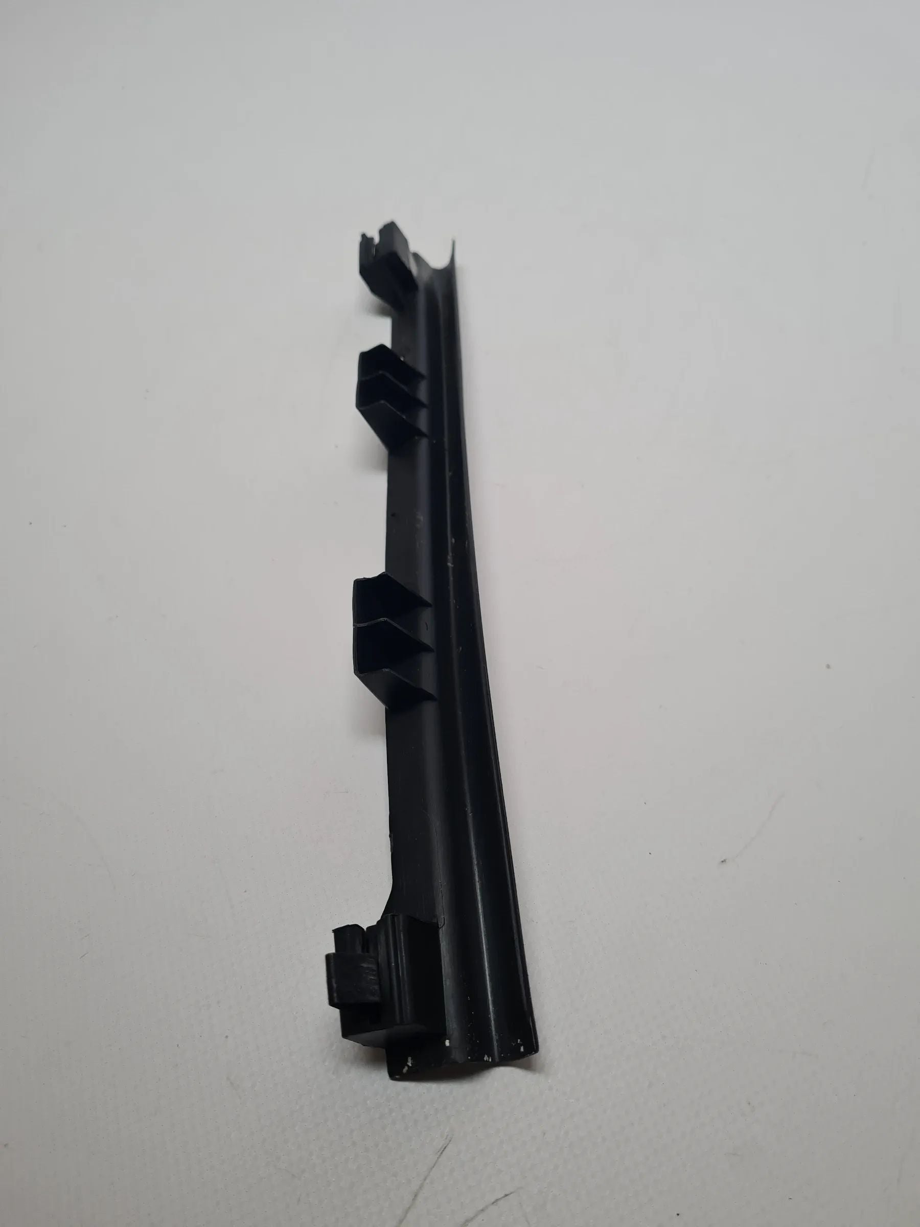 Original Audi A4 (8E/B6/B7) Verkleidung Armaturenbrett Fußraum Links 8e0868203