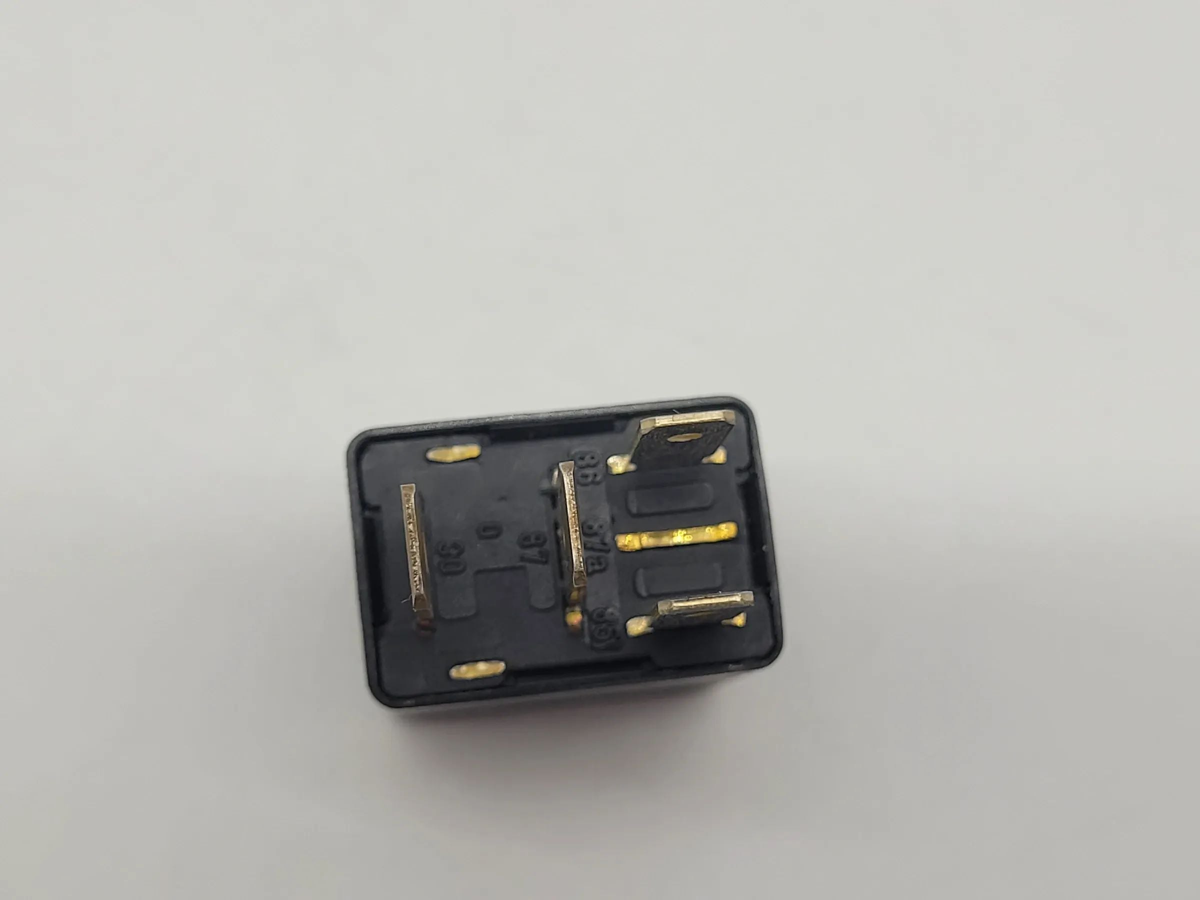 Original Fiat Alfa Romeo/Fiat/Jeep/Lancia Relais Fernschalter 46520411 / 232006