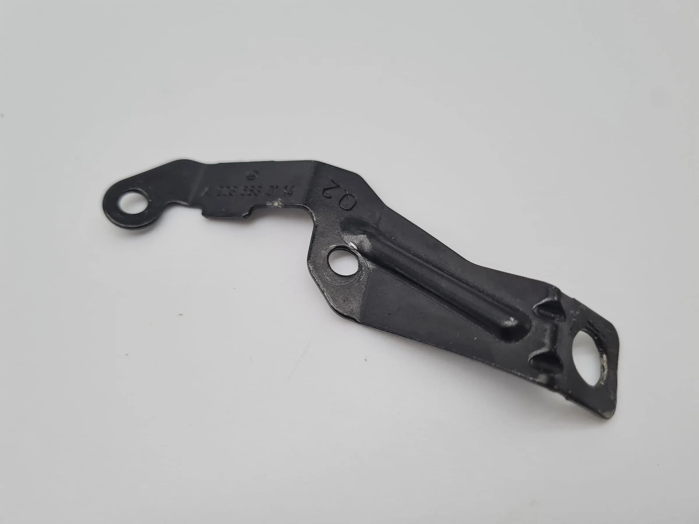 Original Mercedes C-Klasse (W203) Halterung Mittelkonsole Rechts A2036830214