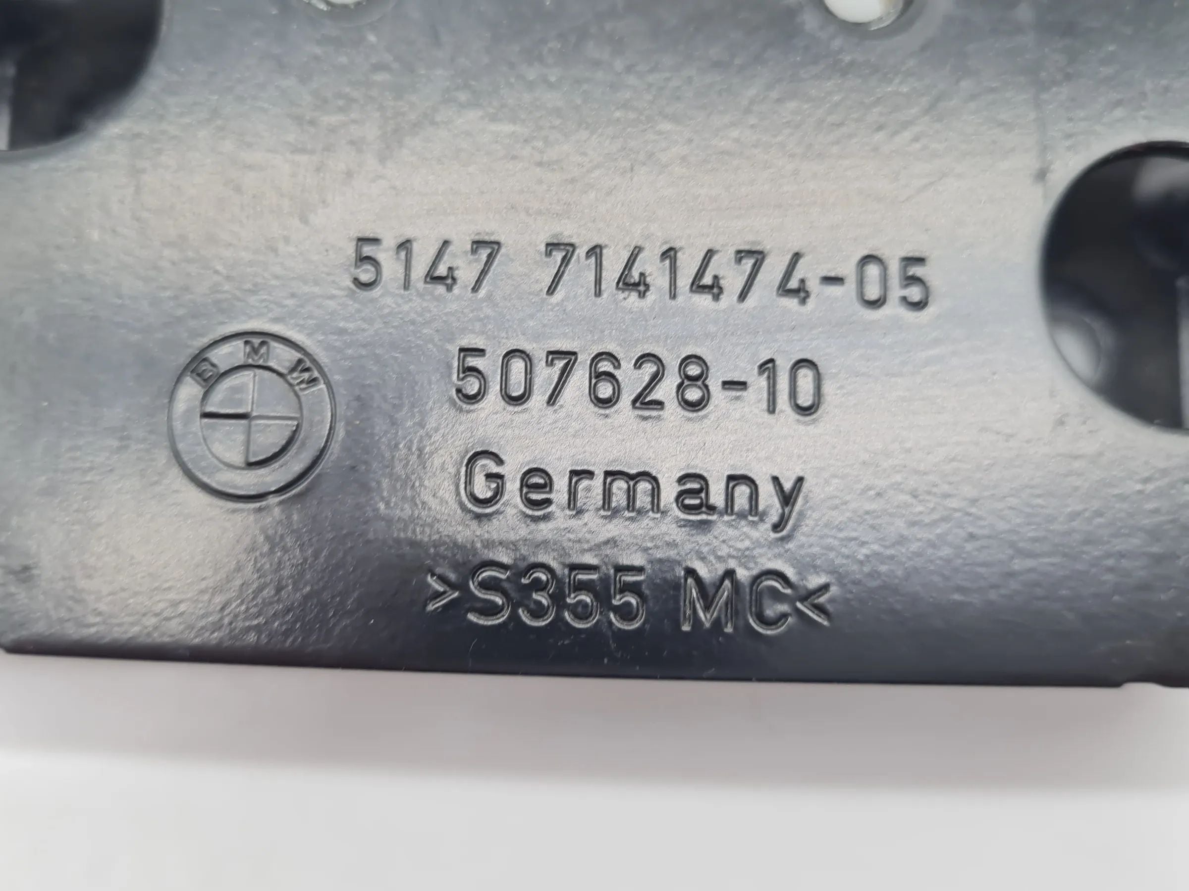 Original BMW 3er (E91) Halterung Kofferraum Rollo Adapter Rechts 51.47-7141474