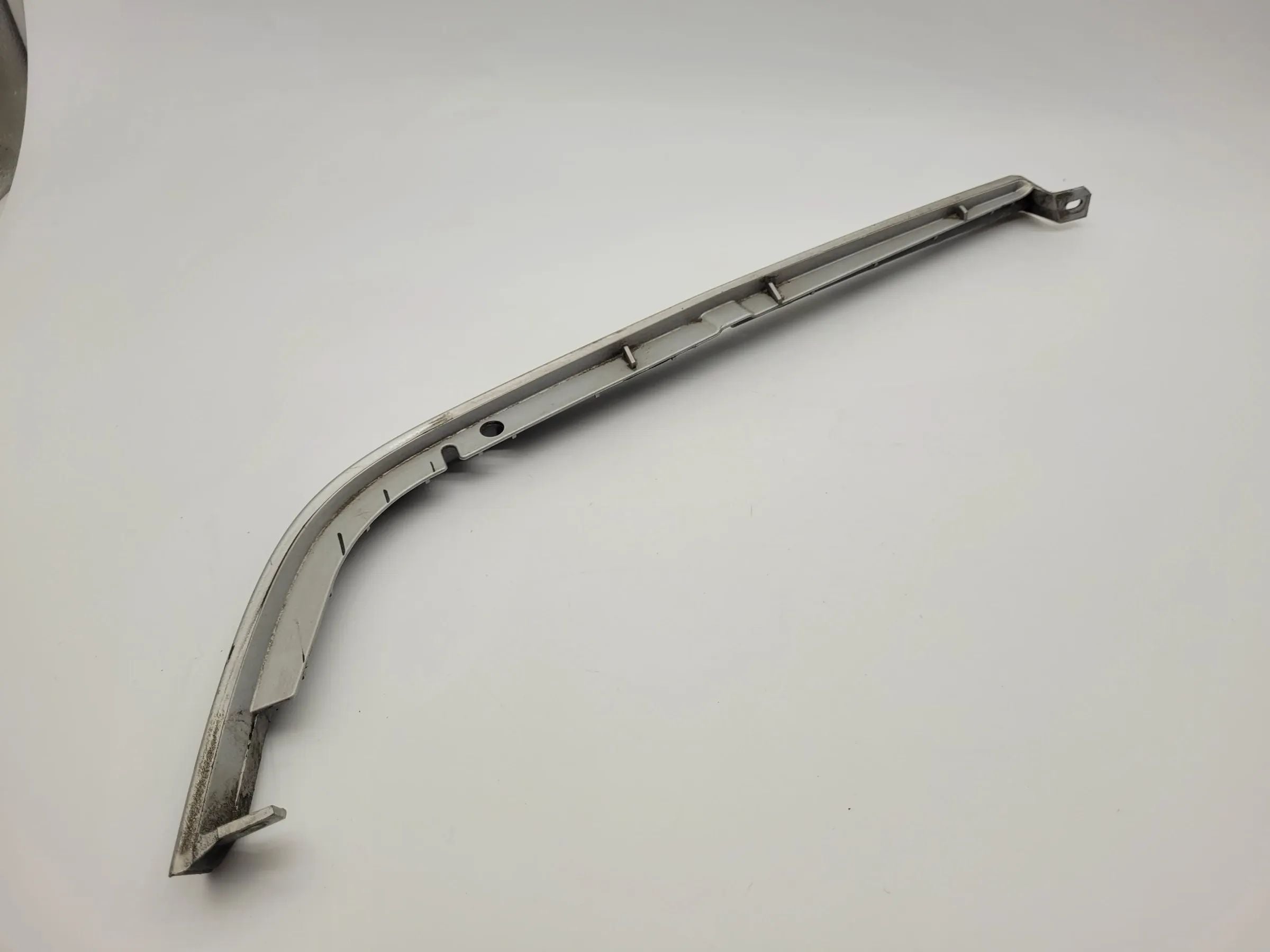 Original Mercedes-Benz C-Klasse (W202) Scheinwerfer Leiste/Blende L. A2028260577