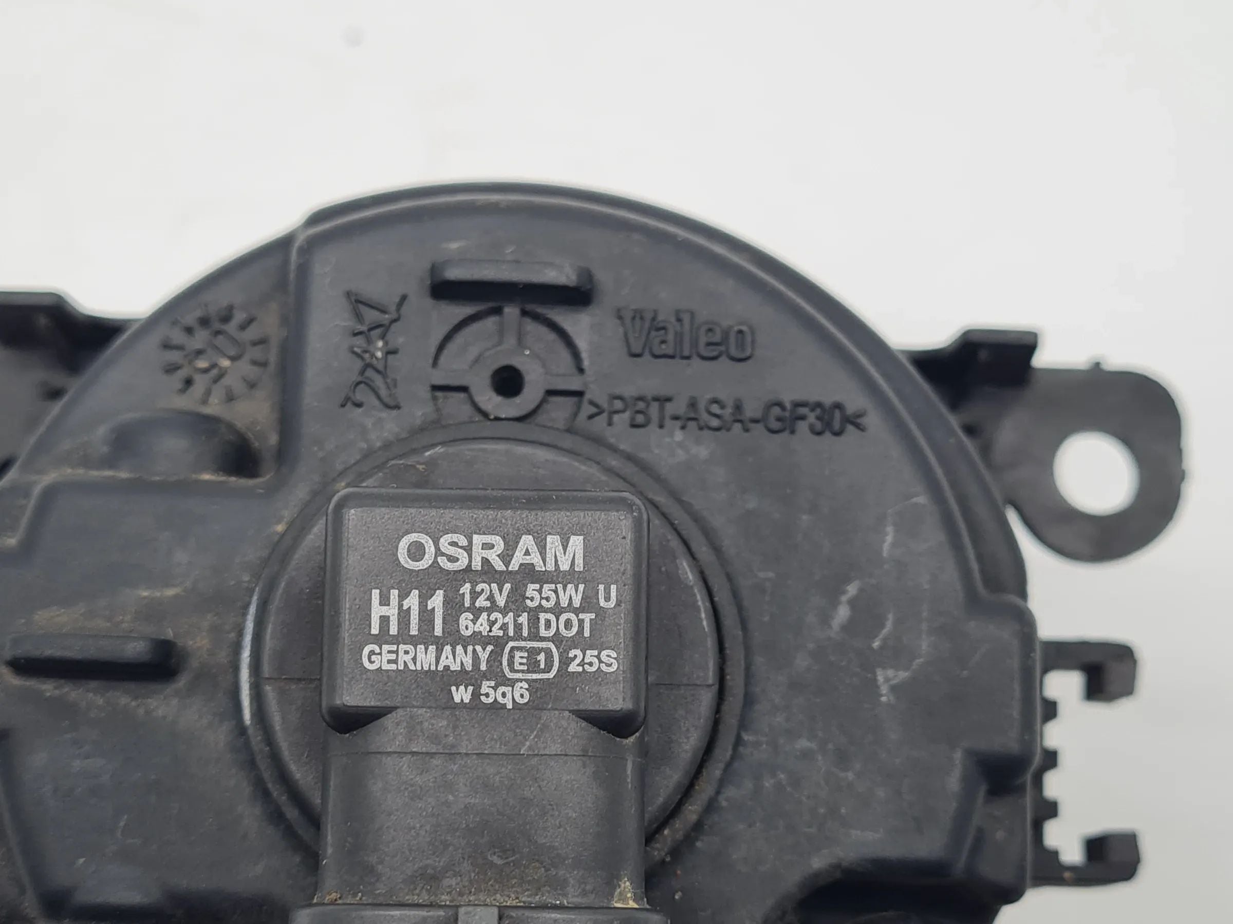 Original Renault Twingo / Kangoo +++ Nebelscheinwerfer Links/Rechts 8200074008