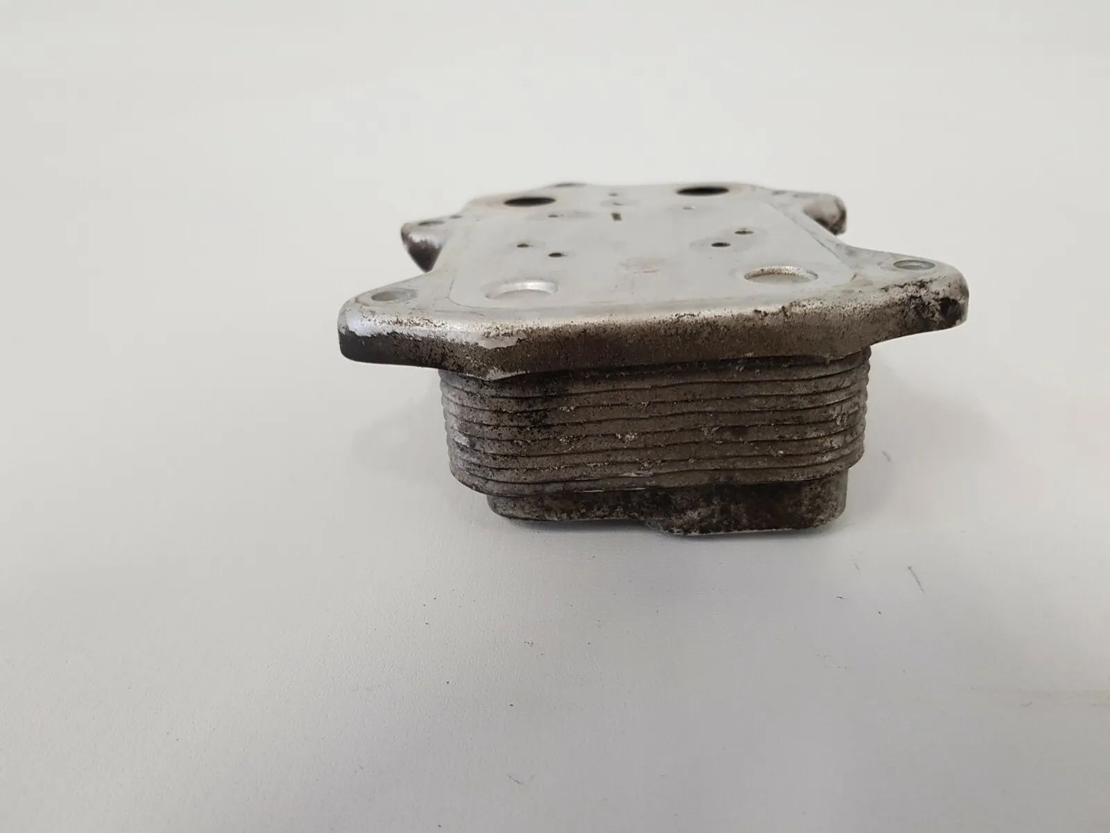 Original VW TOURAN 1T 1,6FSI Radiator Oli Bagian Belakang 03C117021D