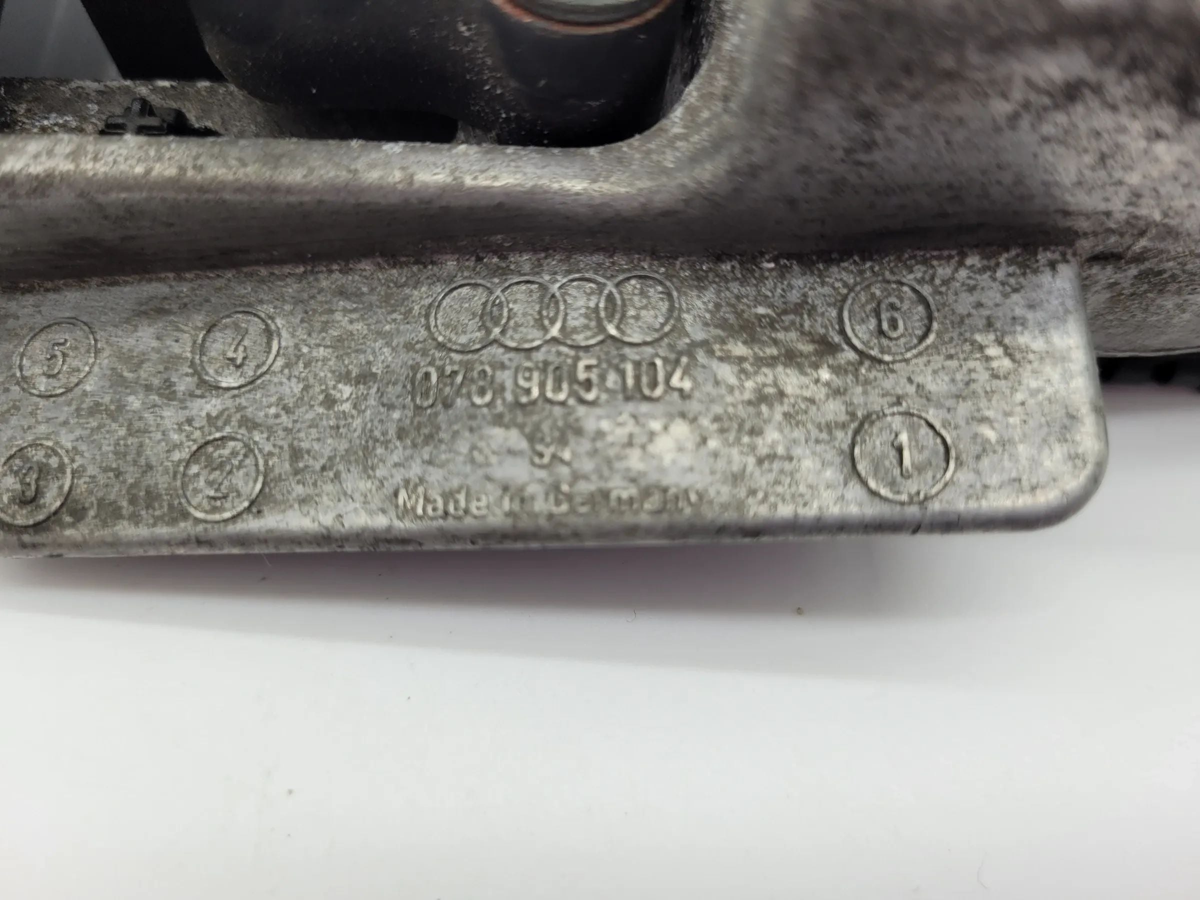 Original Audi A4/A6 VW Passat Zündspule 078905104