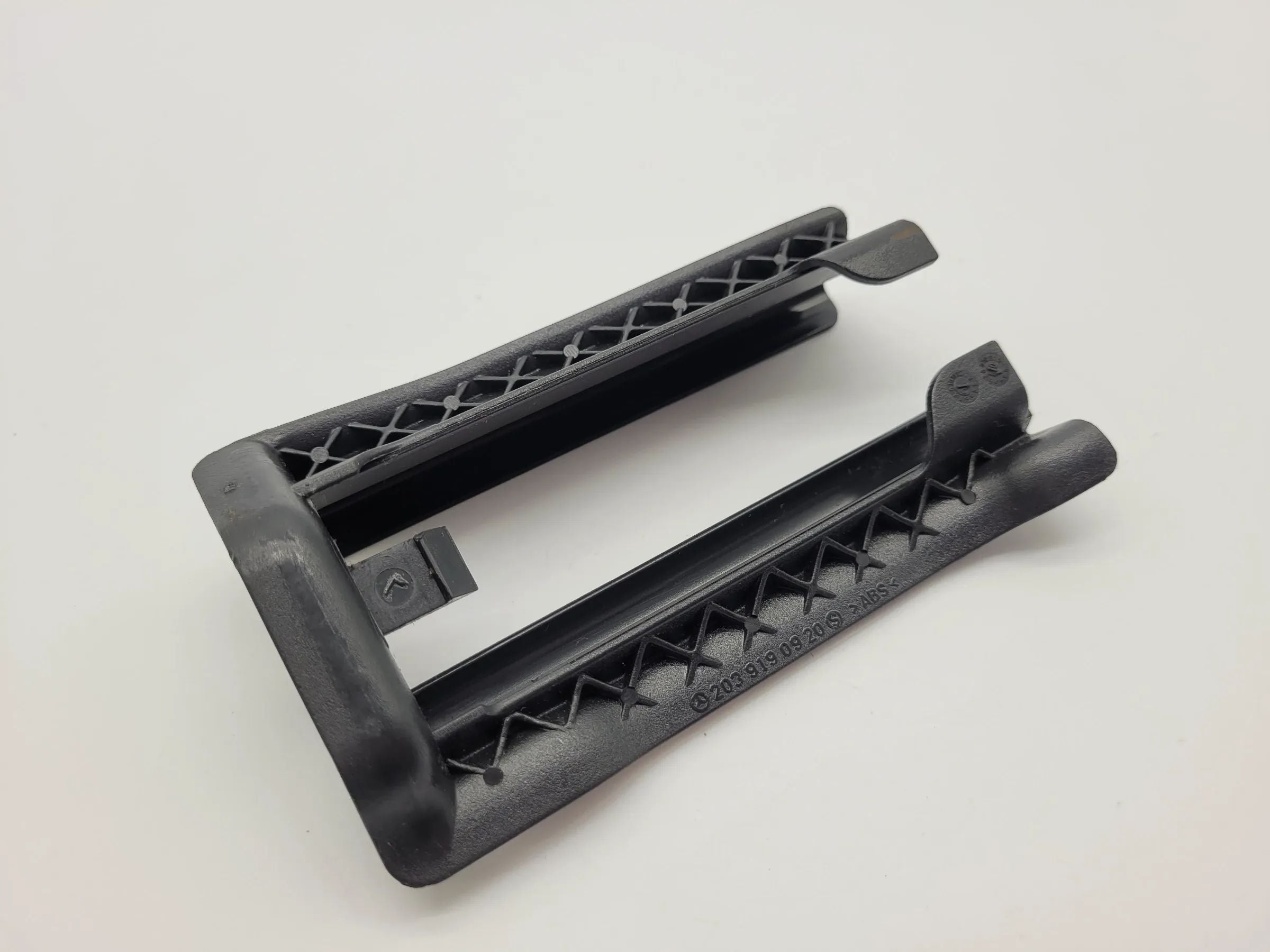 Original Mercedes-Benz C-Klasse (W203) Sitzschienenabdeckung A2039190920