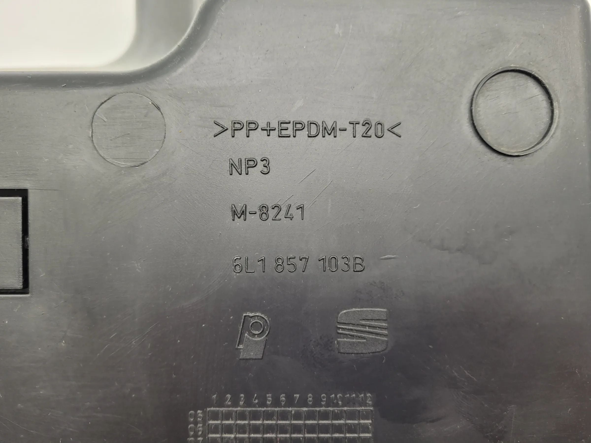 Original Seat Ibiza IV (6J5/6P1) Blende Handschuhfach Gehäuse 6L1857103B