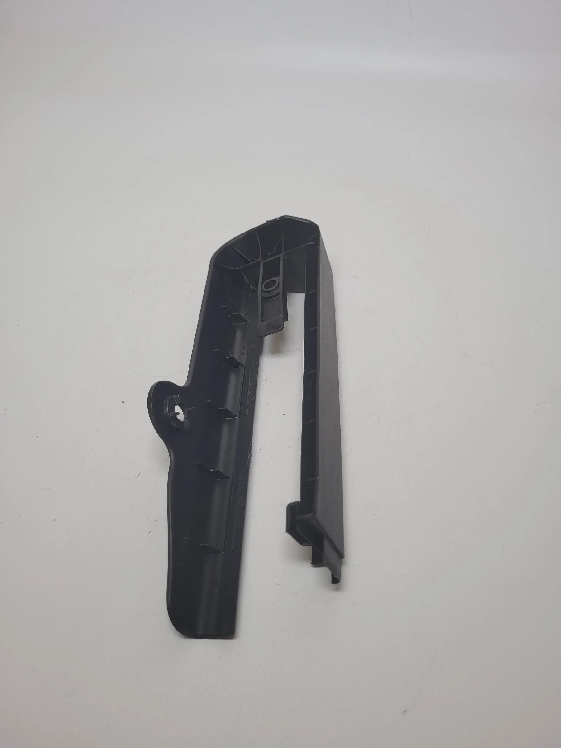 Original Audi A4 (8E/B6/B7) Verkleidung Sitz-Führungsschiene 8e0881350