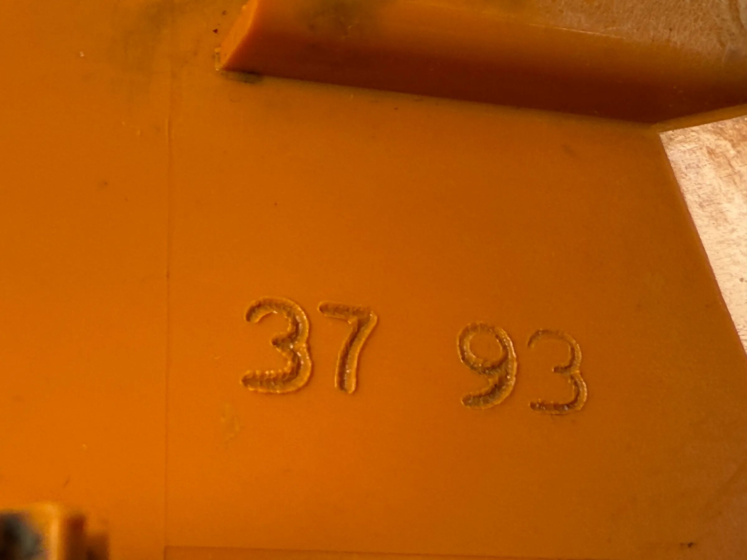 Оригинальный передний левый оранжевый указатель поворота Opel Astra F 91-94 90421897