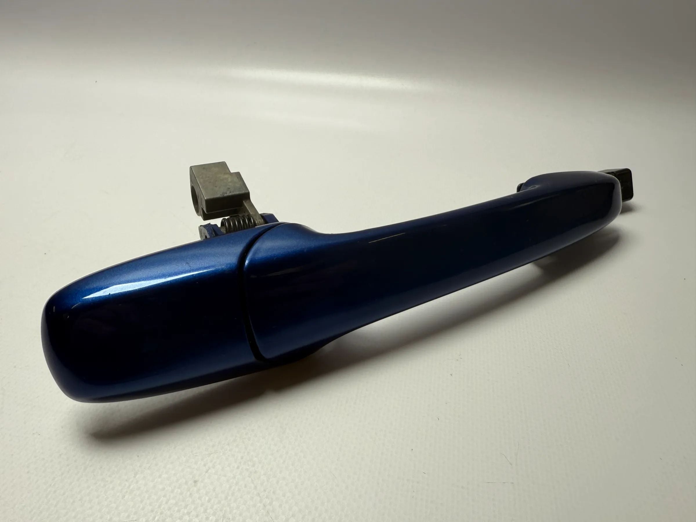 Оригинальная правая передняя синяя ручка двери Mazda 6 GJ6L