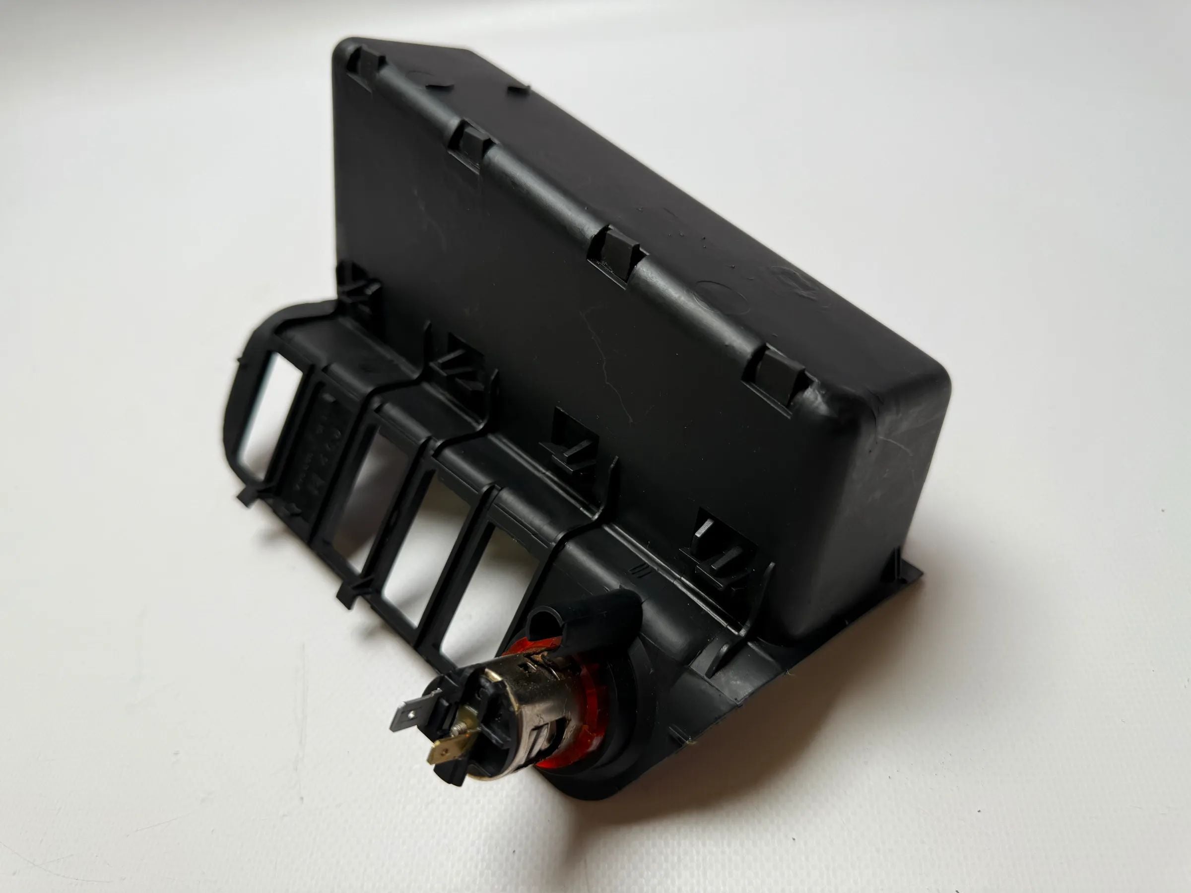 Original BMW E36 Berlina Compartimento con Encendedor de Cigarrillos 1977231