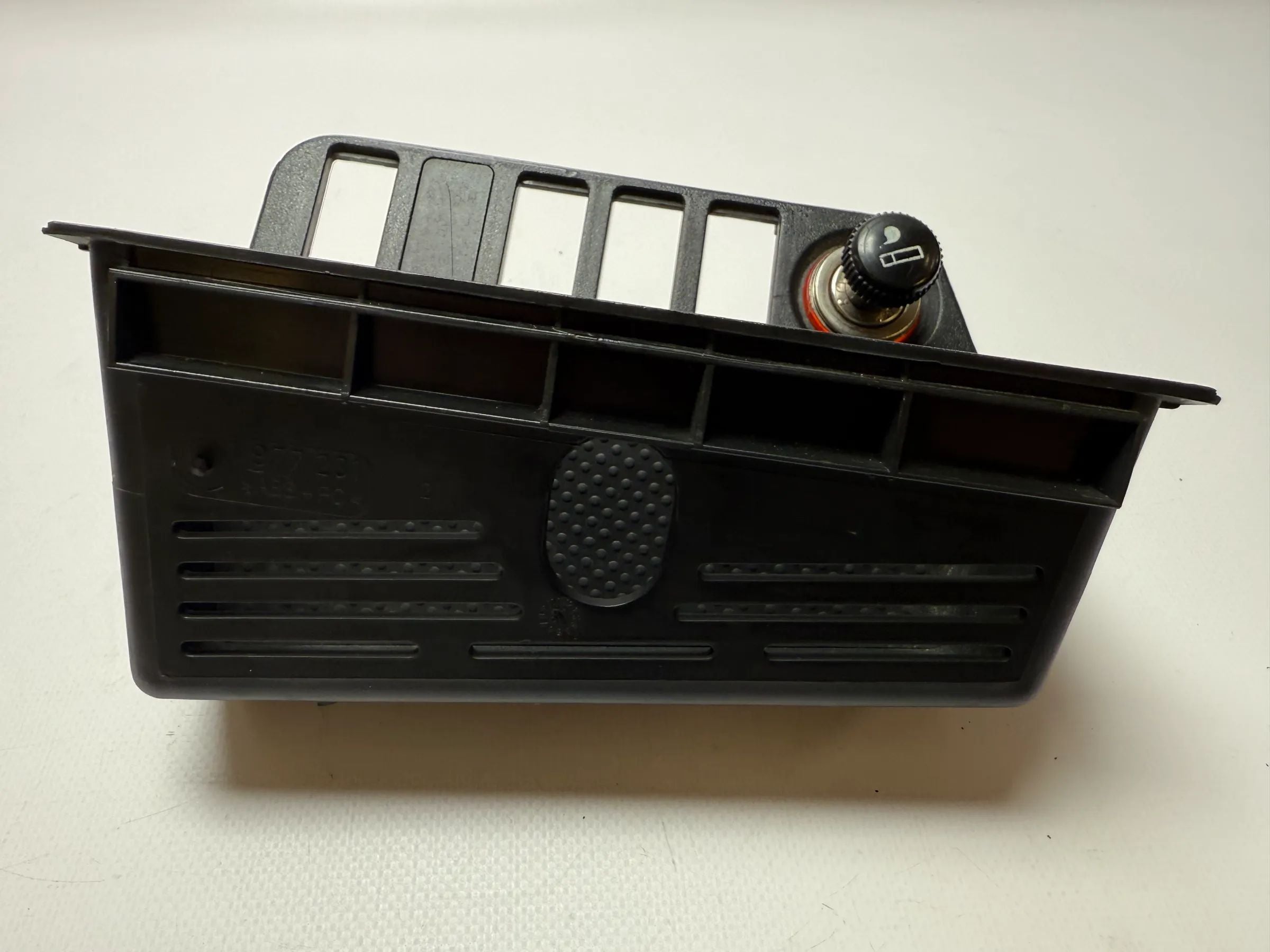 Original BMW E36 Berlina Compartimento con Encendedor de Cigarrillos 1977231