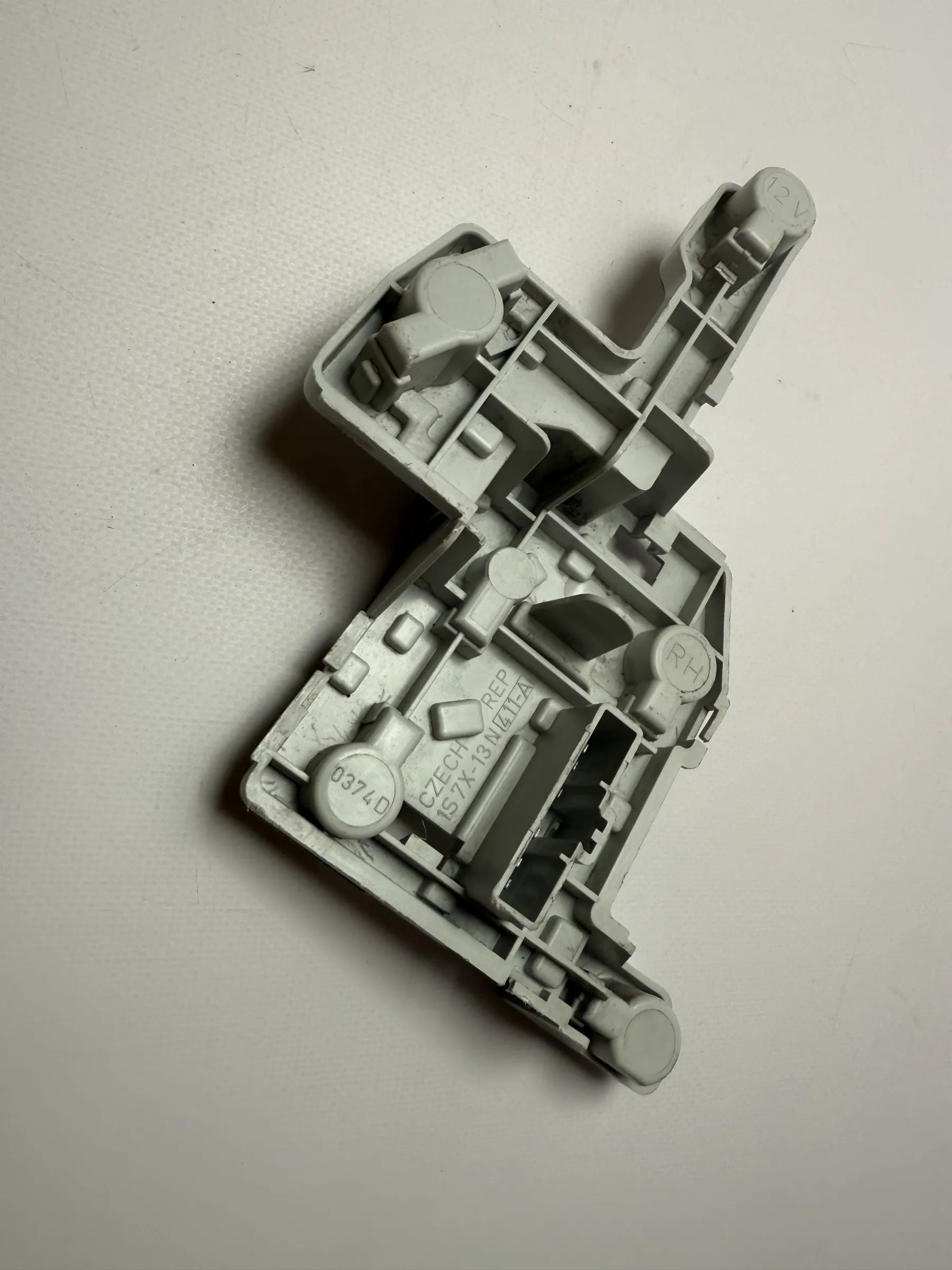 Original Ford Mondeo 1.8 Turnier B5Y/B4Y/BWY Soporte de Lámpara Derecho 1S7X-13N411-A