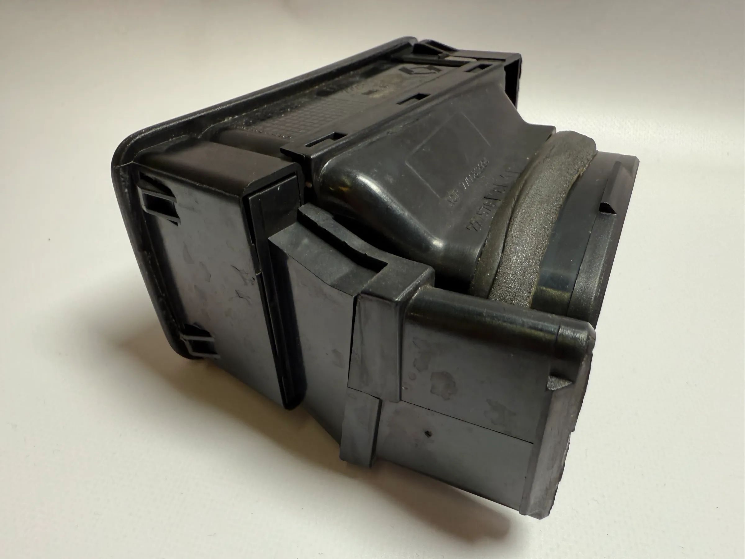 Original Renault 19 Cabrio Resguardo de Ar Direito 222575 / 7700812994