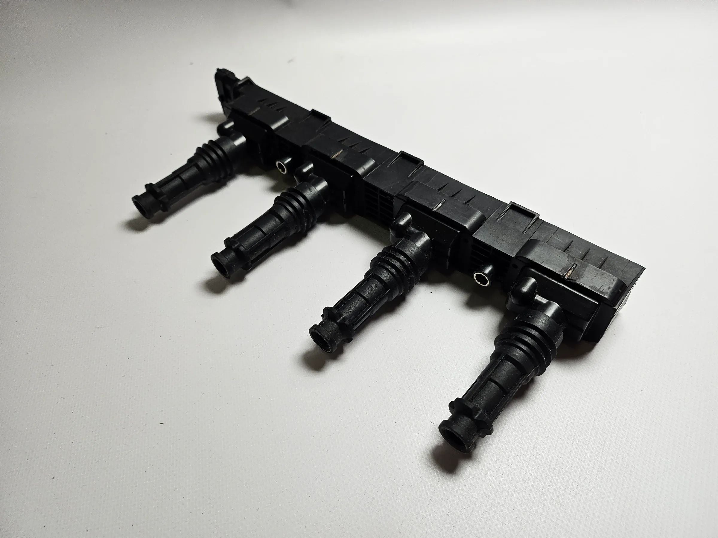 Oryginalna cewka zapłonowa HERTH+BUSS do Corsa B, C Astra G 1,2 16V 19050028