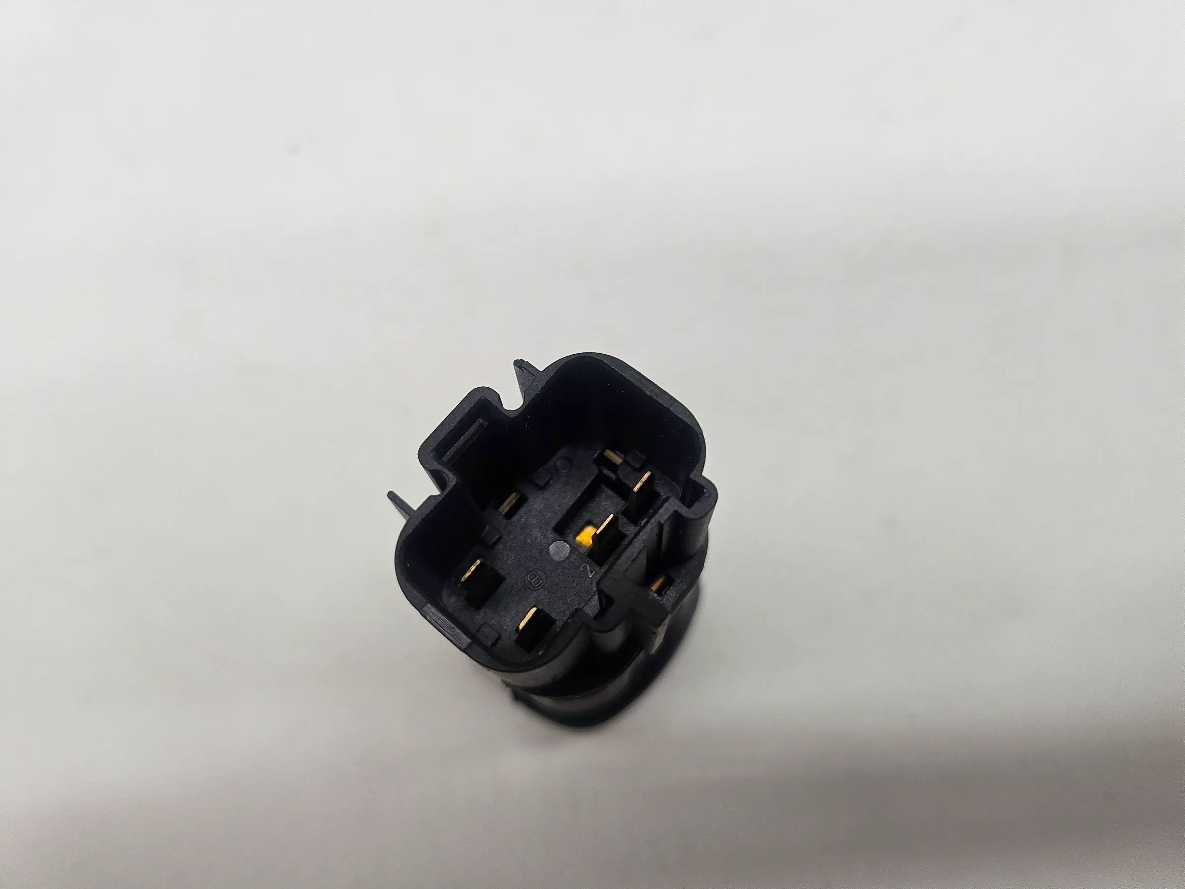 Oryginalna tylna lampa przeciwmgielna Ford Fiesta Puma 96FG15K237AA, TRW