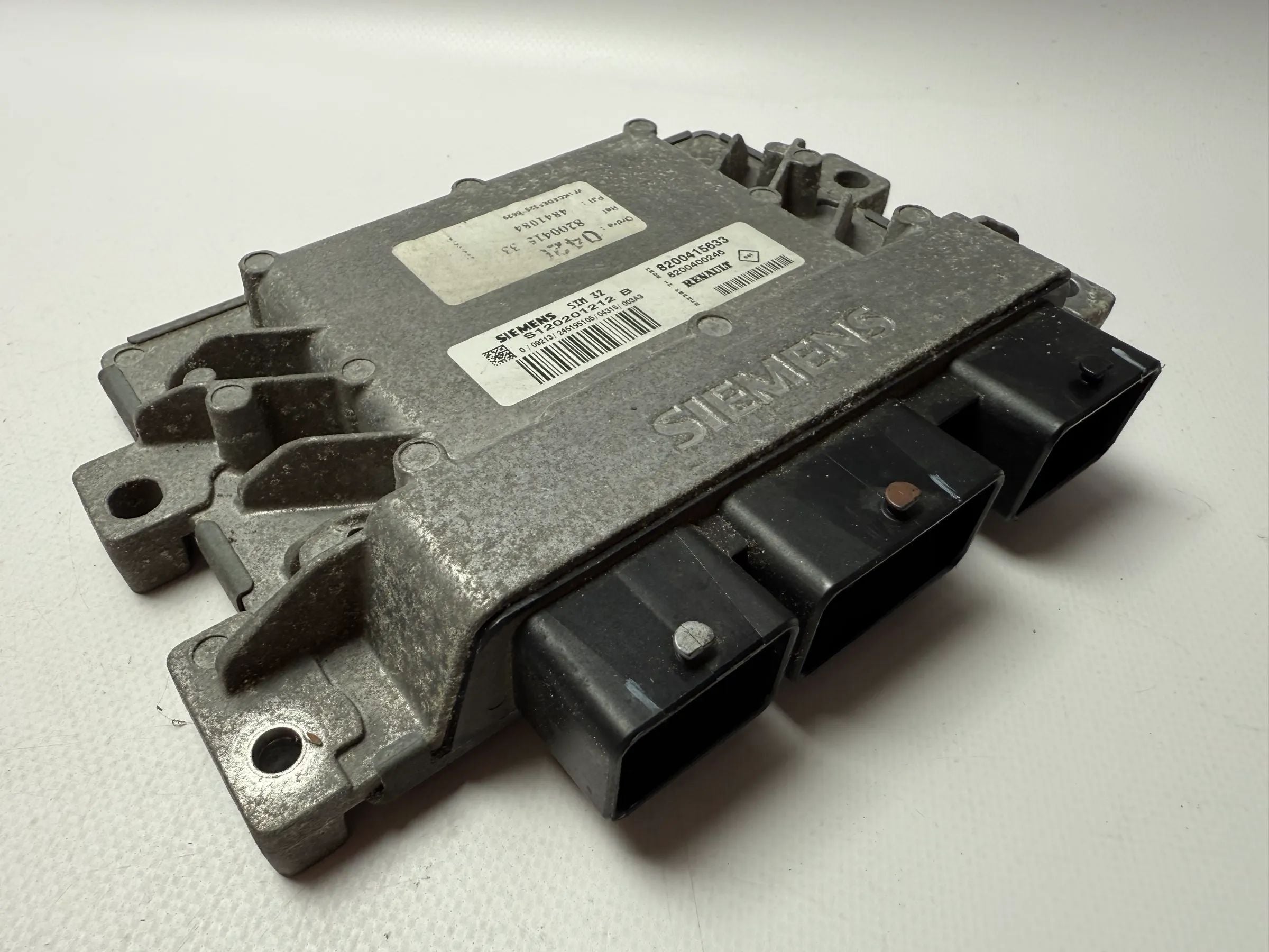 Original Renault Kangoo 1.2 Engine Control Unit ECU 8200415633 / S120201212B 