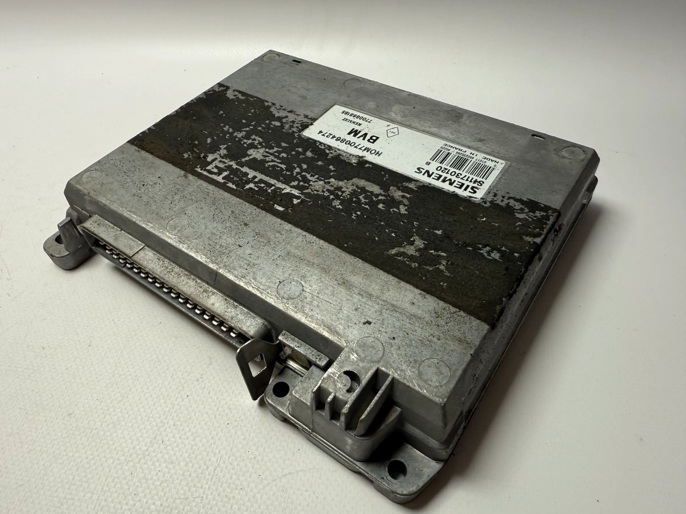 อะไหล่แท้ Renault Clio I B57 1.2 40kW 1996 กล่องควบคุมเครื่องยนต์ HOM7700864274