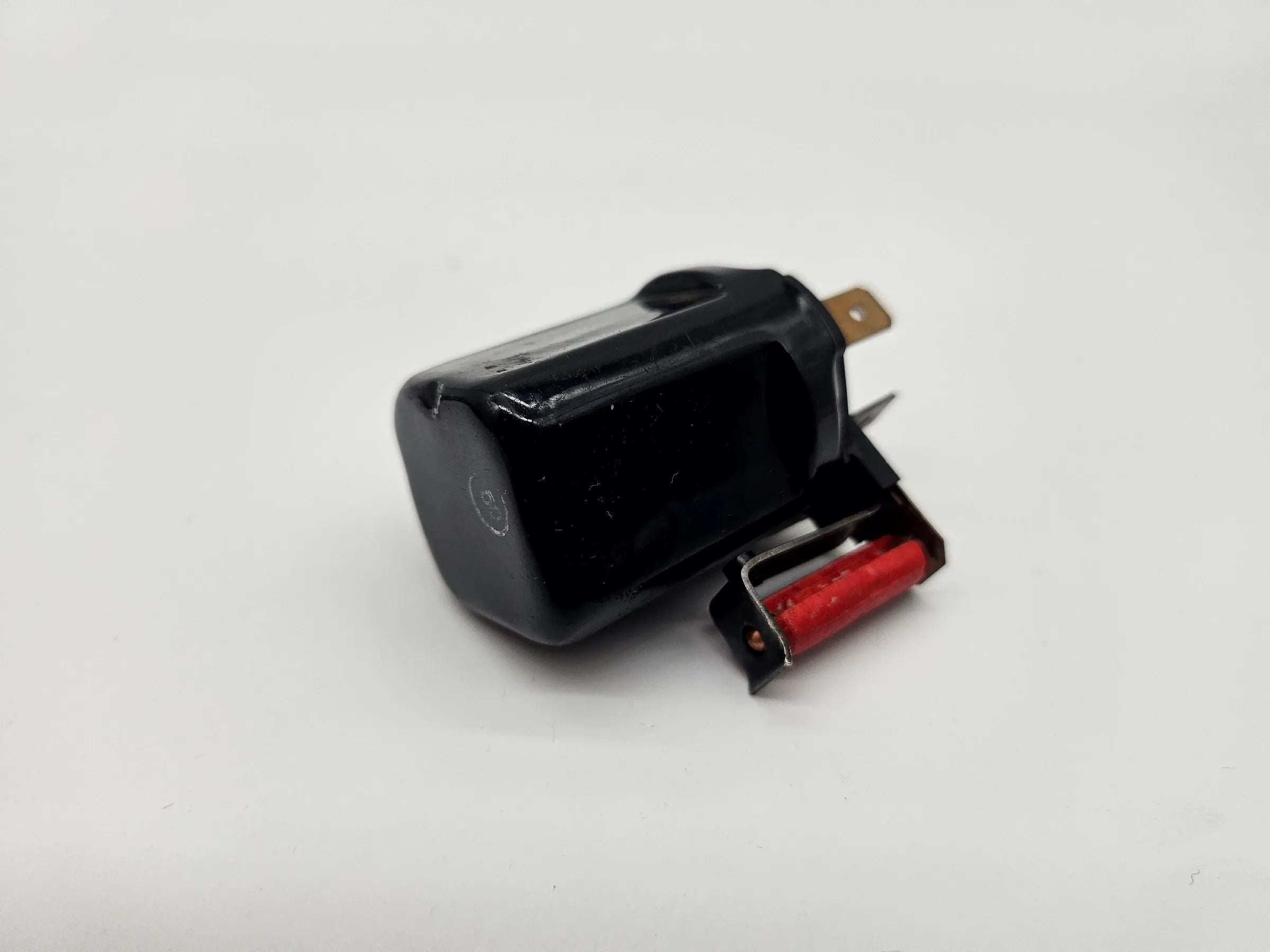 อะไหล่แท้ Bosch รีเลย์ (Schliesser) พร้อมฟิวส์ สำหรับรถคลาสสิก 0 332 009 005
